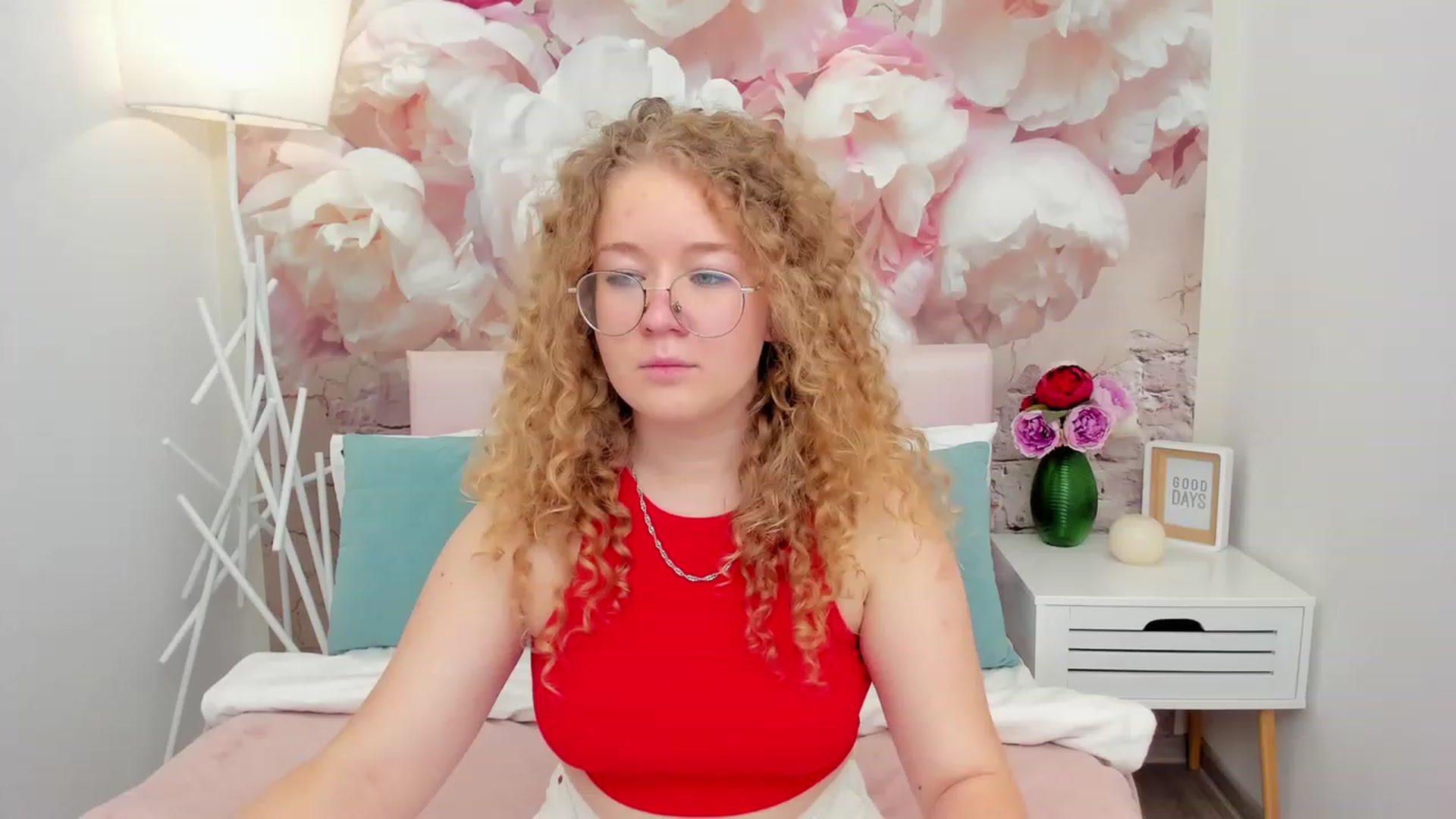 Gallery image thumbnail from CurlyLoverr's myfreecams stream on, 10/21/2023, 15:19 image 15 of 20