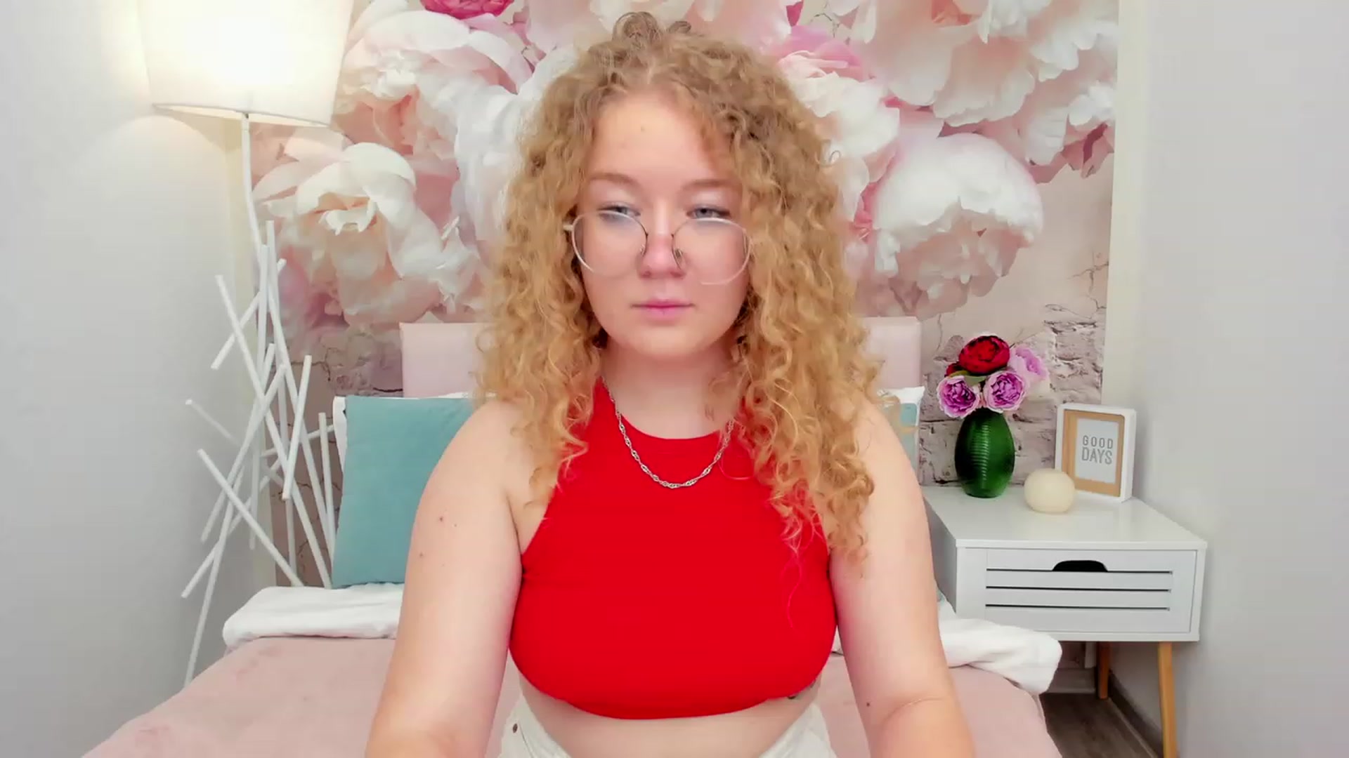 Gallery image thumbnail from CurlyLoverr's myfreecams stream on, 10/21/2023, 15:19 image 1 of 20