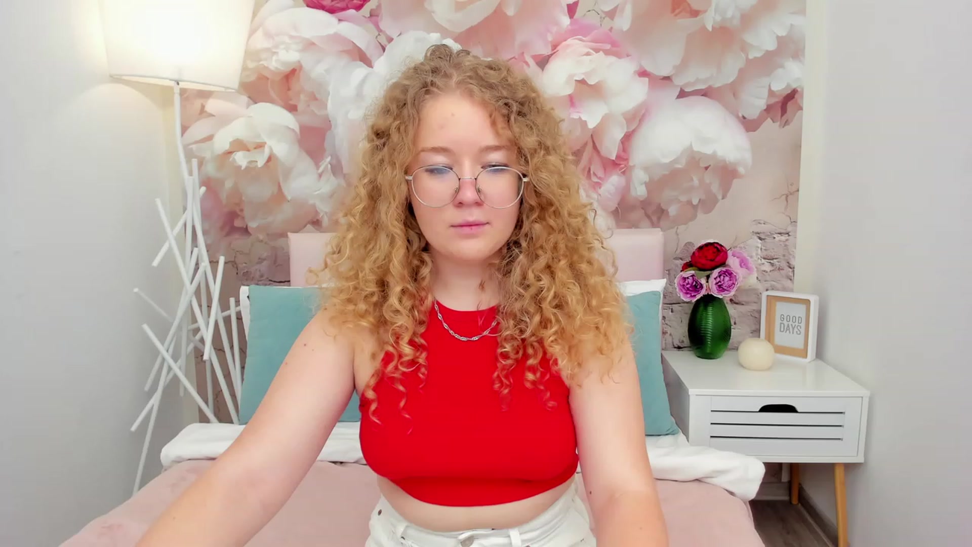 Gallery image thumbnail from CurlyLoverr's myfreecams stream on, 10/21/2023, 15:19 image 3 of 20
