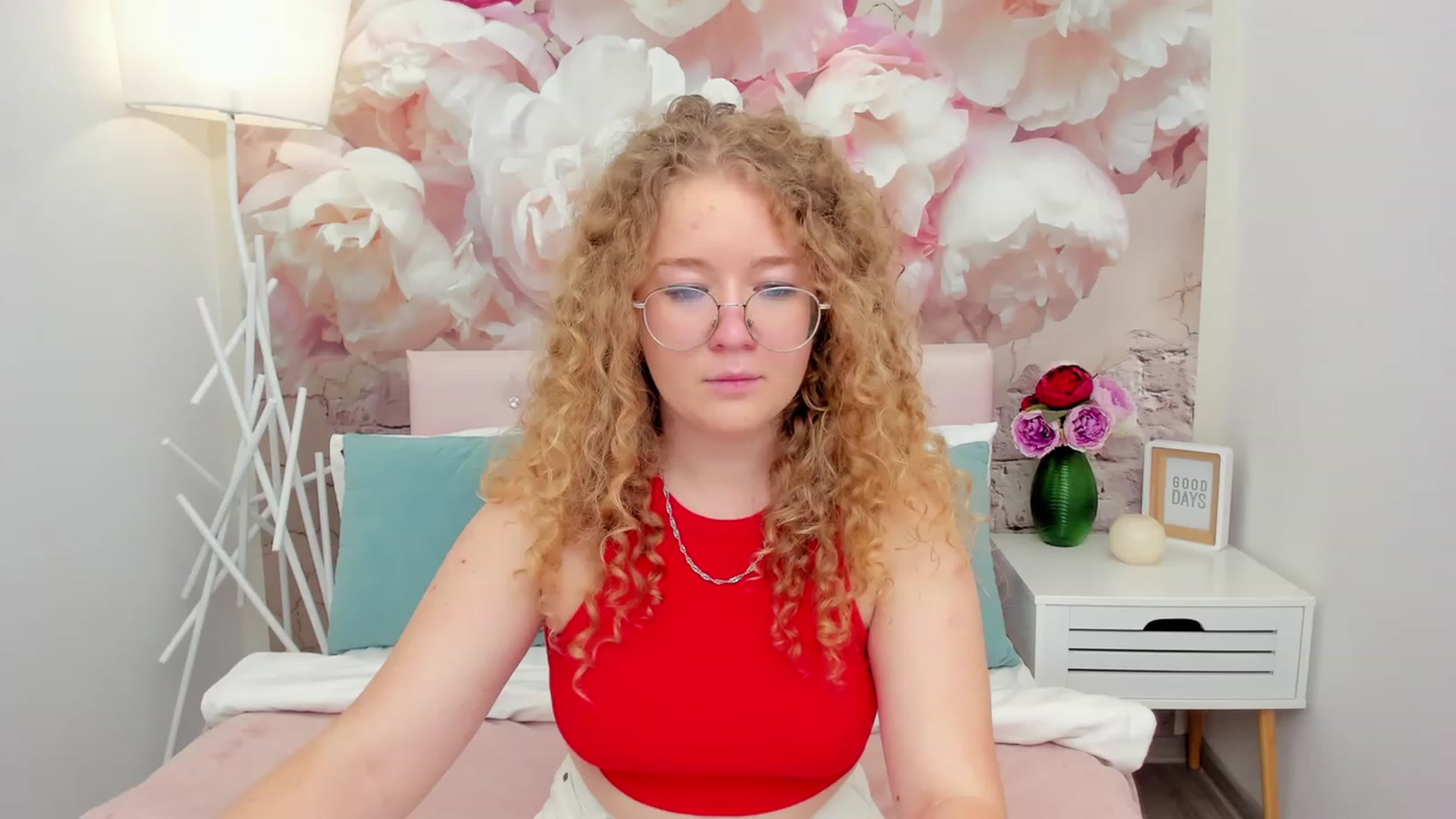 Gallery image thumbnail from CurlyLoverr's myfreecams stream on, 10/21/2023, 15:19 image 16 of 20