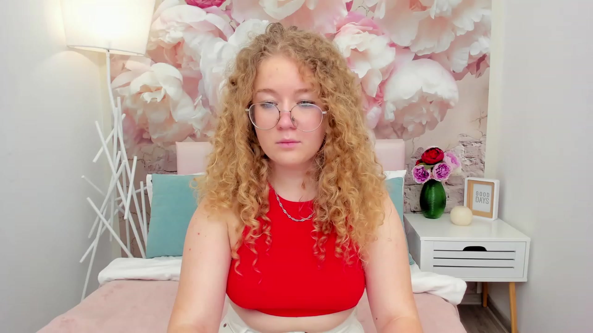Gallery image thumbnail from CurlyLoverr's myfreecams stream on, 10/21/2023, 15:19 image 6 of 20