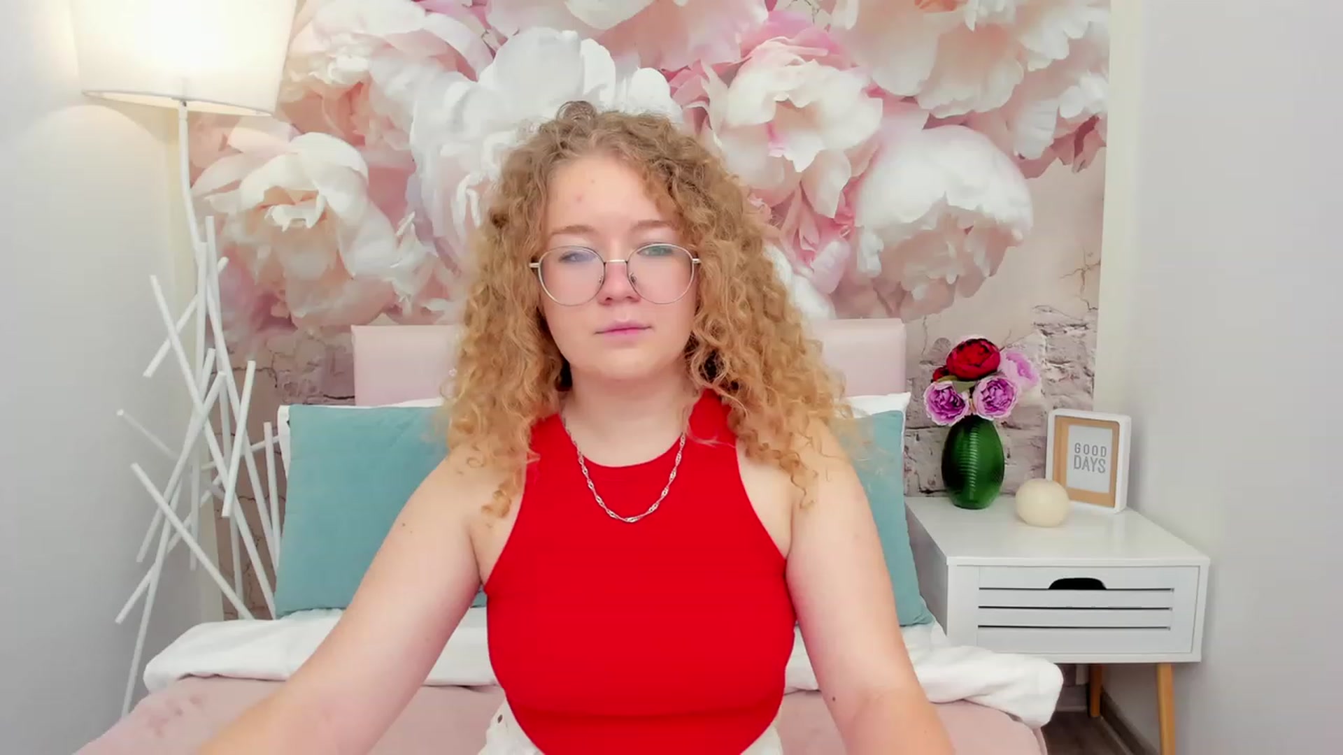 Gallery image thumbnail from CurlyLoverr's myfreecams stream on, 10/21/2023, 16:10 image 11 of 20