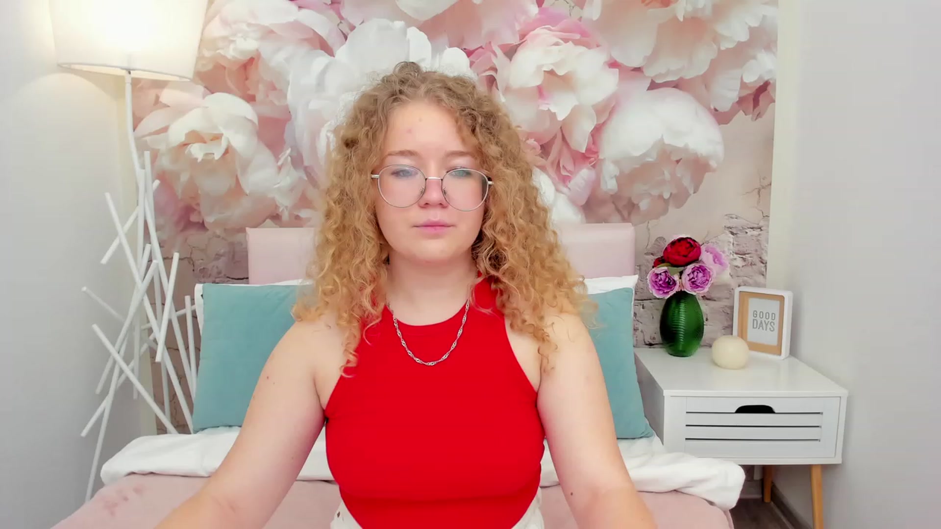 Gallery image thumbnail from CurlyLoverr's myfreecams stream on, 10/21/2023, 16:10 image 18 of 20