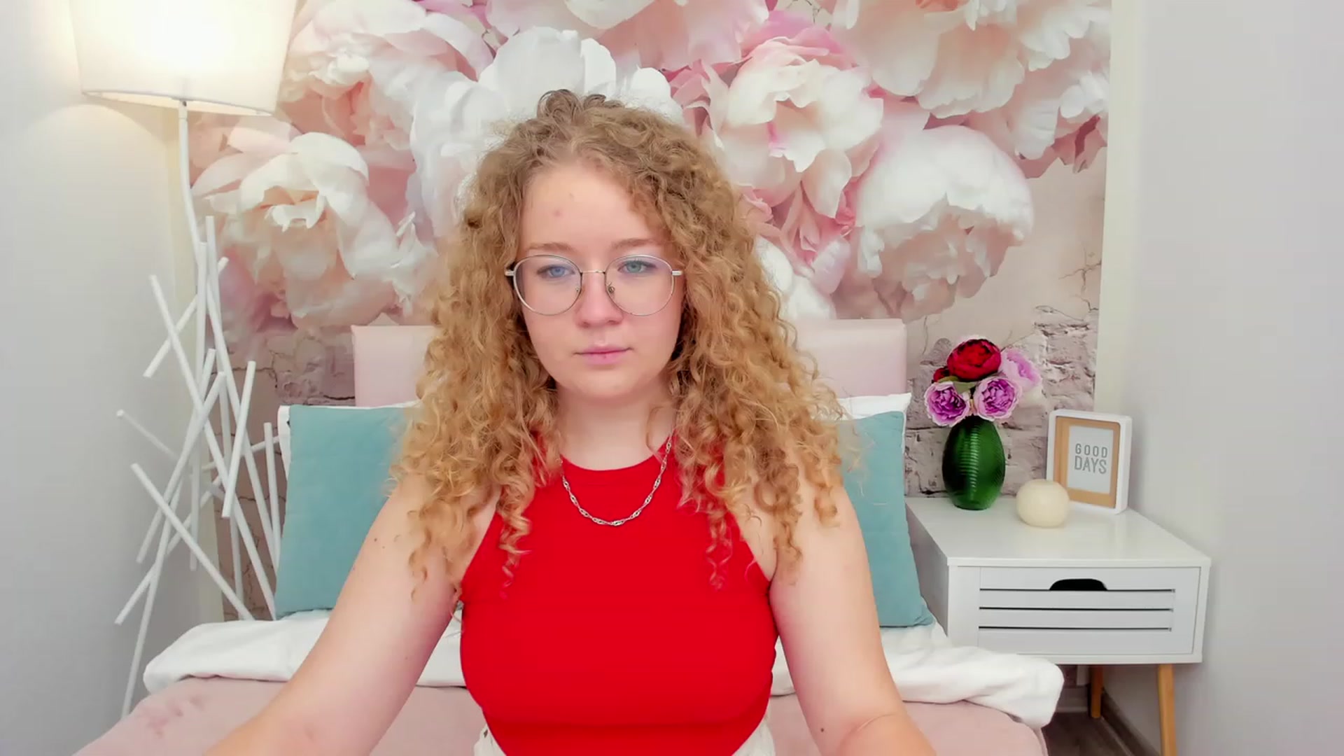 Gallery image thumbnail from CurlyLoverr's myfreecams stream on, 10/21/2023, 16:10 image 8 of 20