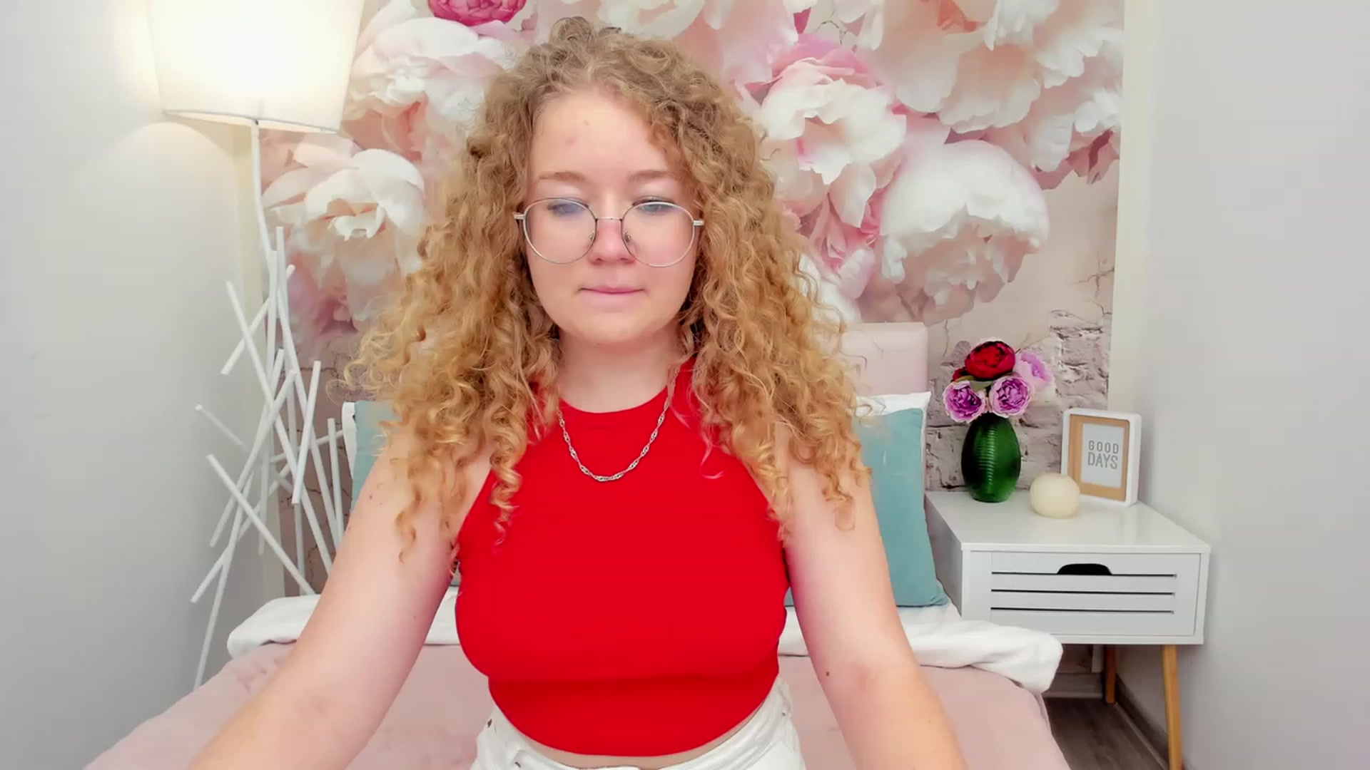 Gallery image thumbnail from CurlyLoverr's myfreecams stream on, 10/21/2023, 16:10 image 2 of 20