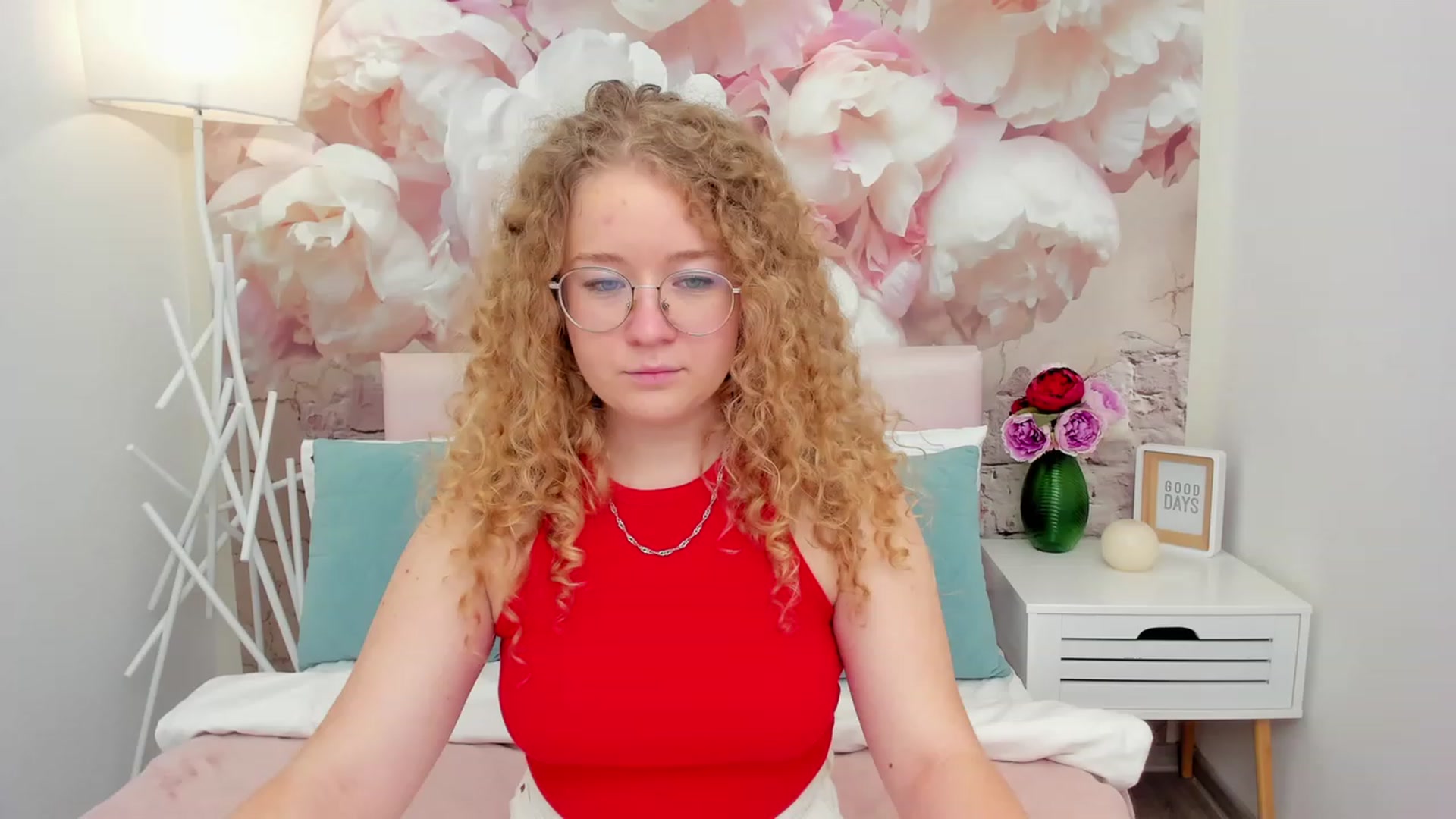 Gallery image thumbnail from CurlyLoverr's myfreecams stream on, 10/21/2023, 16:10 image 3 of 20