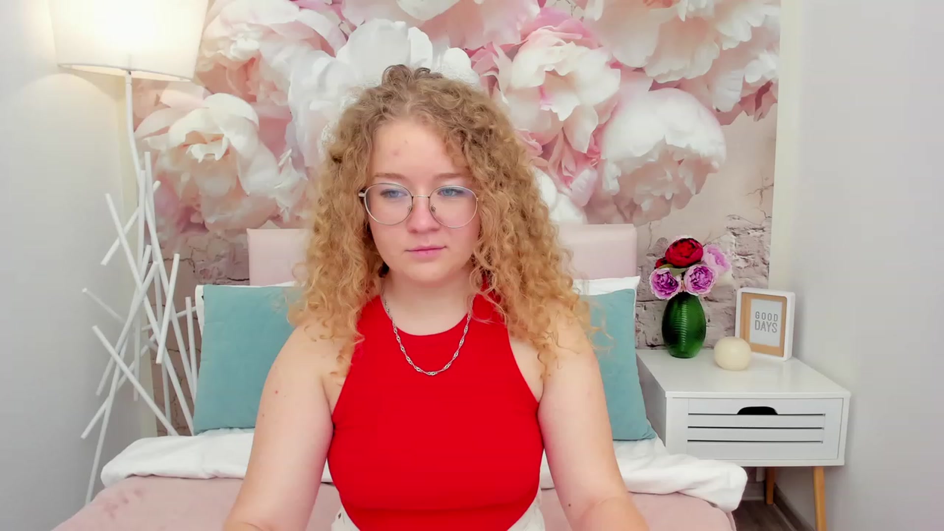 Gallery image thumbnail from CurlyLoverr's myfreecams stream on, 10/21/2023, 16:10 image 13 of 20