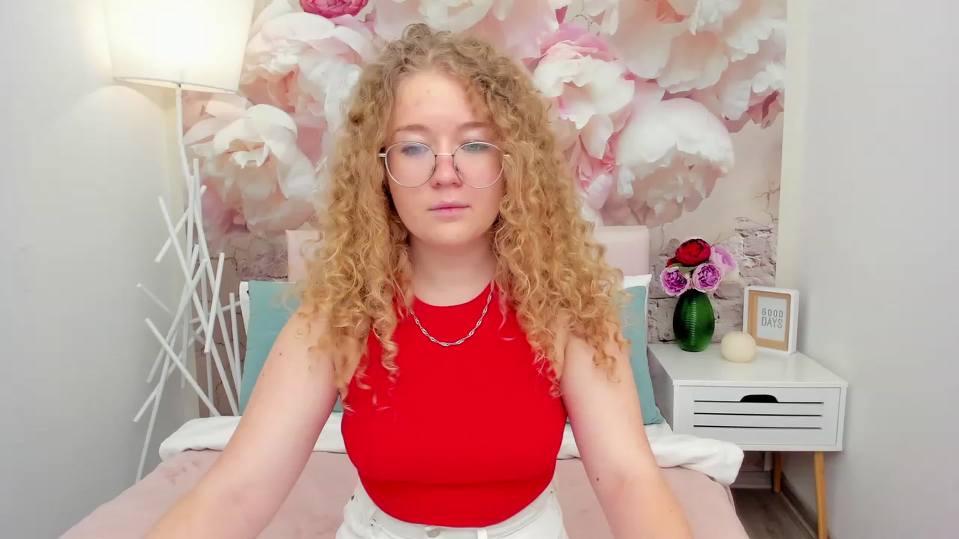 Gallery image thumbnail from CurlyLoverr's myfreecams stream on, 10/21/2023, 16:10 image 1 of 20