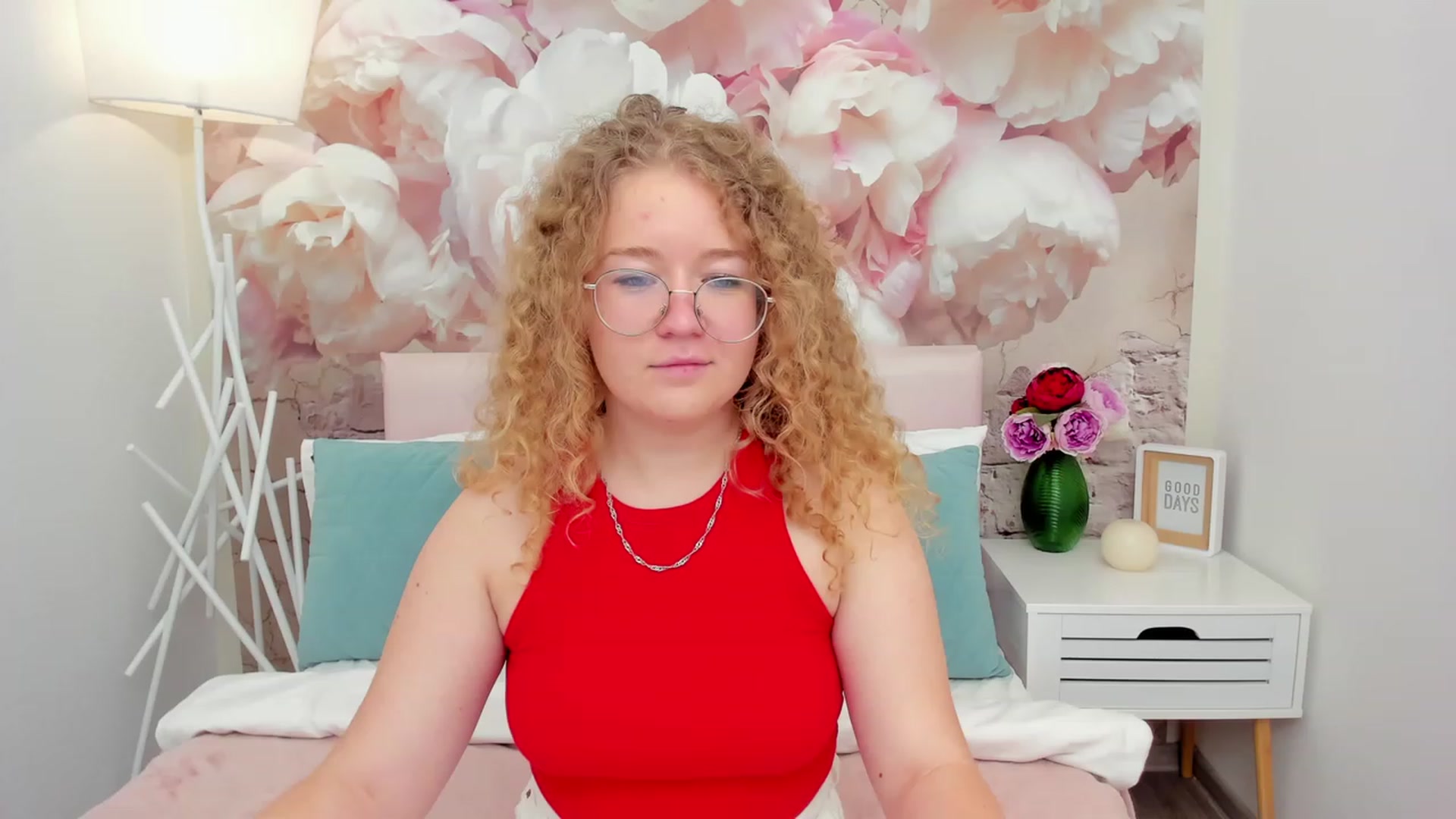 Gallery image thumbnail from CurlyLoverr's myfreecams stream on, 10/21/2023, 16:10 image 15 of 20