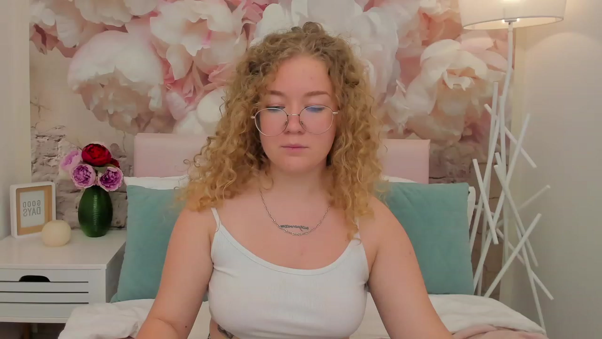 Gallery image thumbnail from CurlyLoverr's myfreecams stream on, 10/22/2023, 10:30 image 10 of 20
