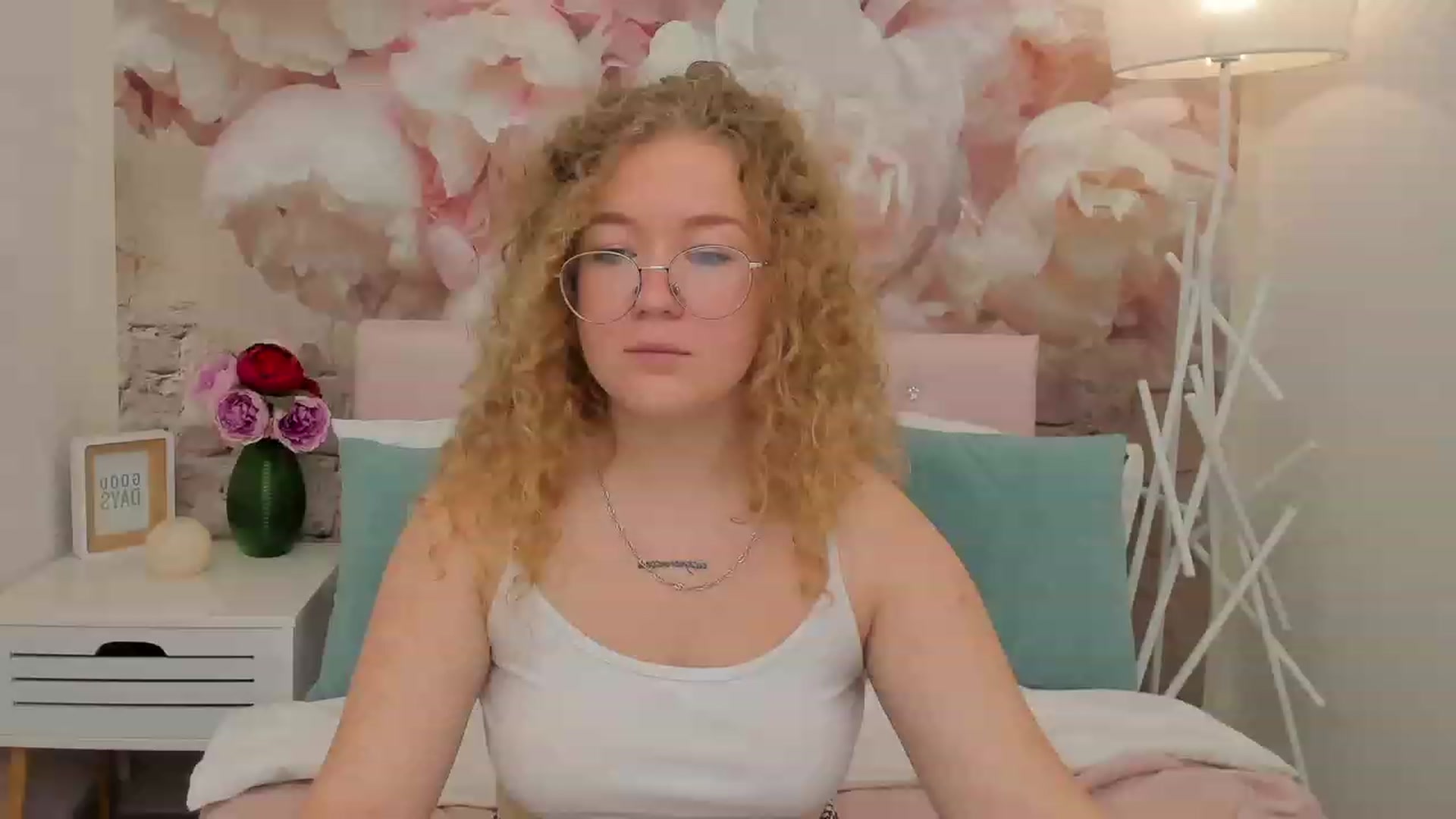 Gallery image thumbnail from CurlyLoverr's myfreecams stream on, 10/22/2023, 10:30 image 7 of 20