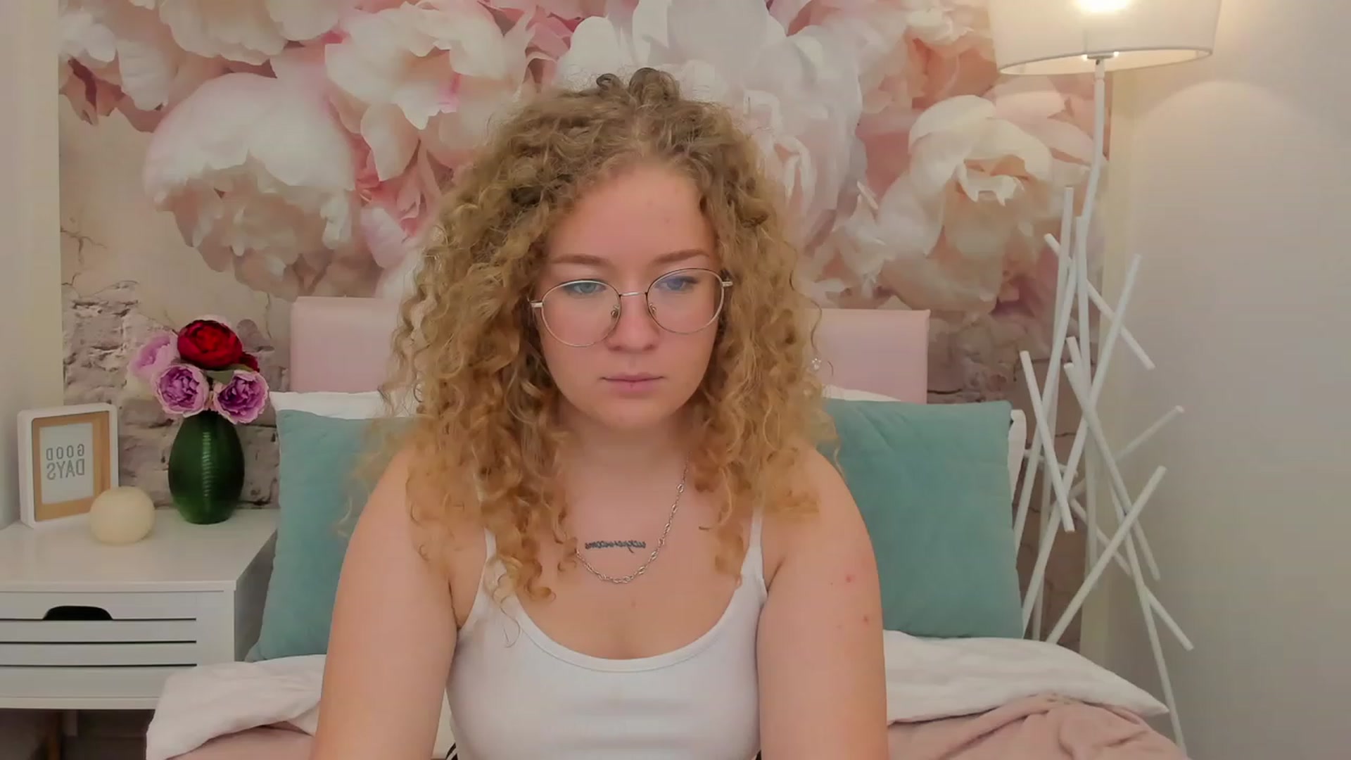Gallery image thumbnail from CurlyLoverr's myfreecams stream on, 10/22/2023, 11:04 image 1 of 20