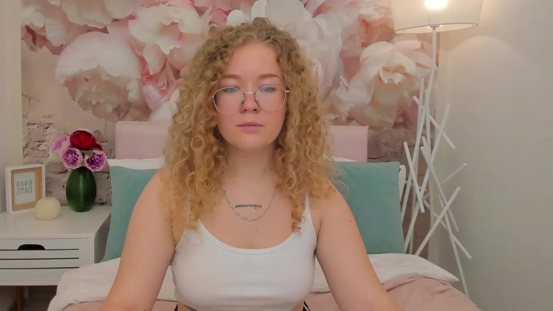 Gallery image thumbnail from CurlyLoverr's myfreecams stream on, 10/22/2023, 11:48 image 12 of 20