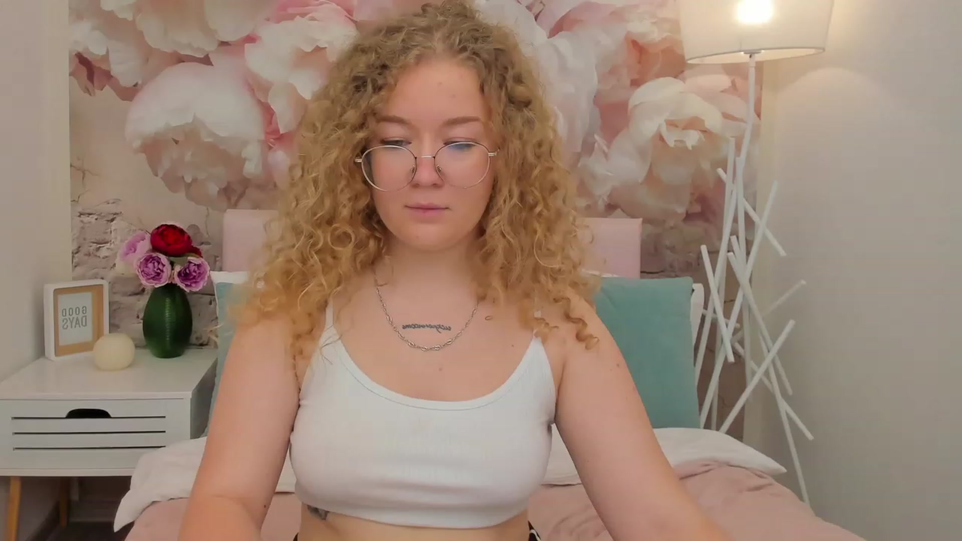 Gallery image thumbnail from CurlyLoverr's myfreecams stream on, 10/22/2023, 11:48 image 1 of 20