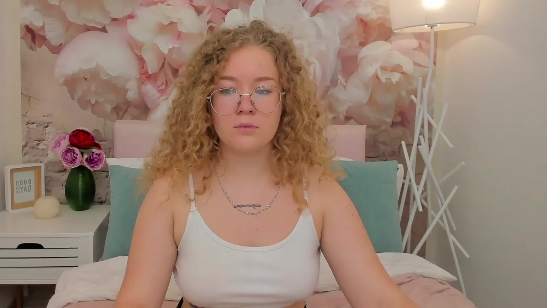 Gallery image thumbnail from CurlyLoverr's myfreecams stream on, 10/22/2023, 11:48 image 19 of 20
