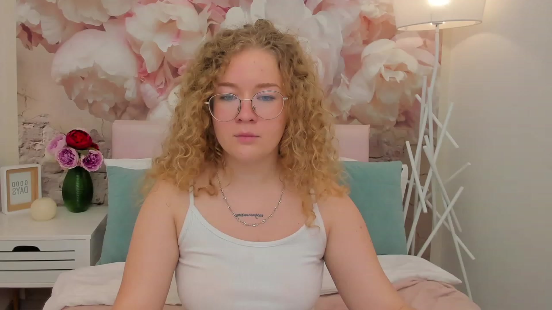 Gallery image thumbnail from CurlyLoverr's myfreecams stream on, 10/22/2023, 12:27 image 7 of 20