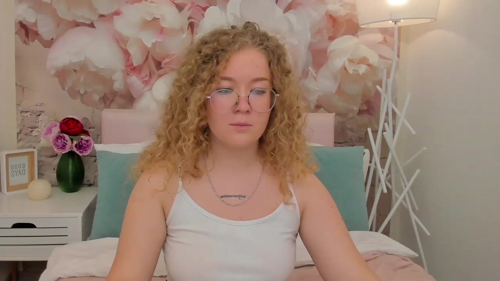Gallery image thumbnail from CurlyLoverr's myfreecams stream on, 10/22/2023, 12:27 image 1 of 20