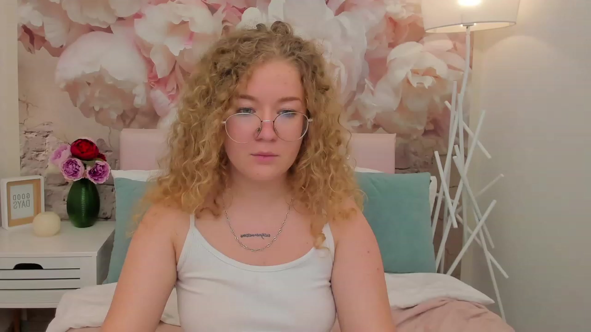 Gallery image thumbnail from CurlyLoverr's myfreecams stream on, 10/22/2023, 12:27 image 13 of 20