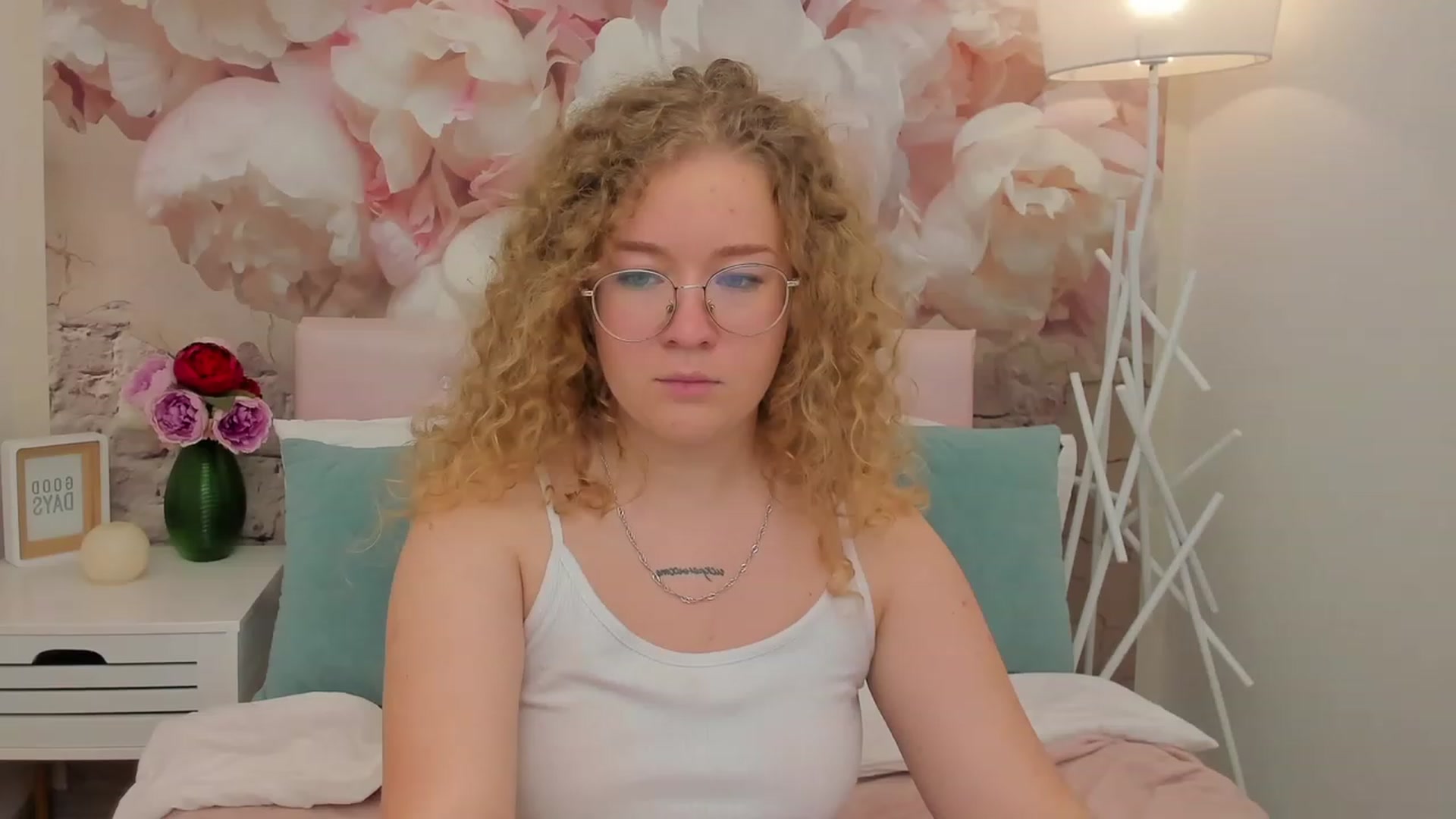 Gallery image thumbnail from CurlyLoverr's myfreecams stream on, 10/22/2023, 12:27 image 2 of 20