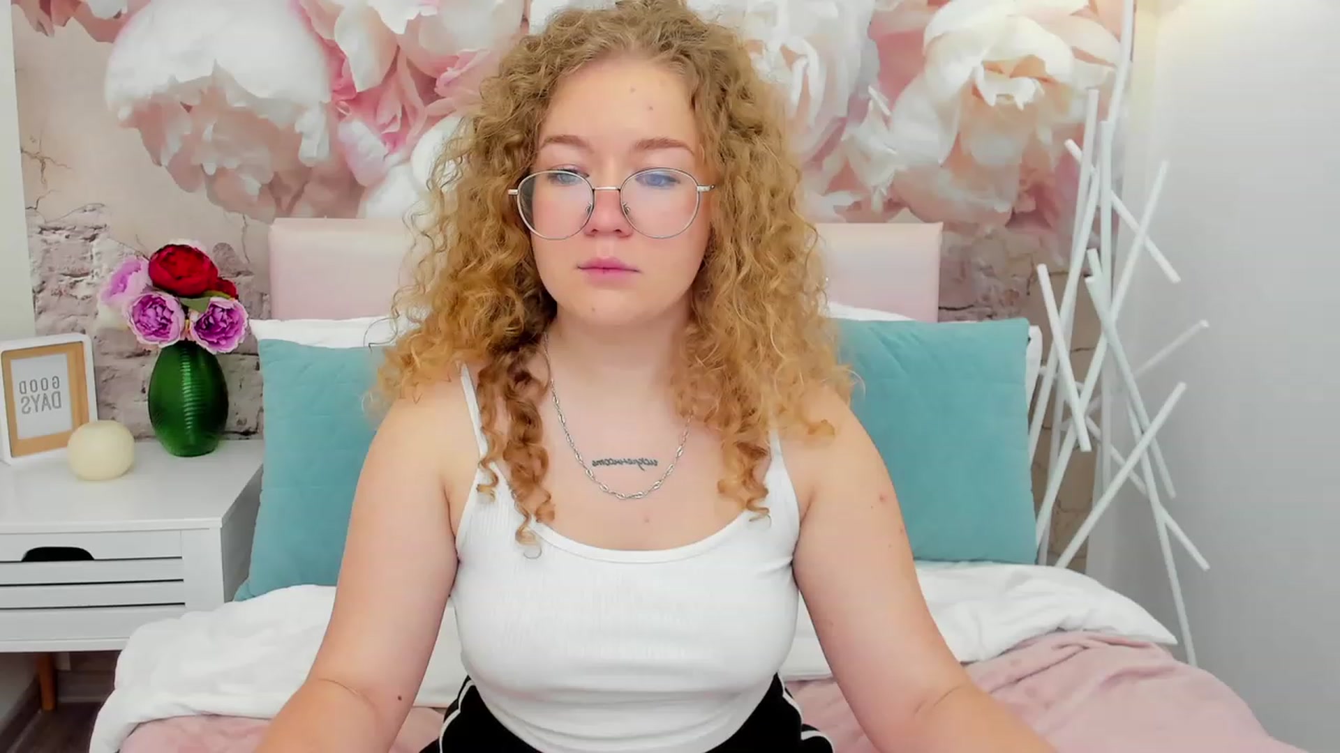 Gallery image thumbnail from CurlyLoverr's myfreecams stream on, 10/22/2023, 13:45 image 19 of 20