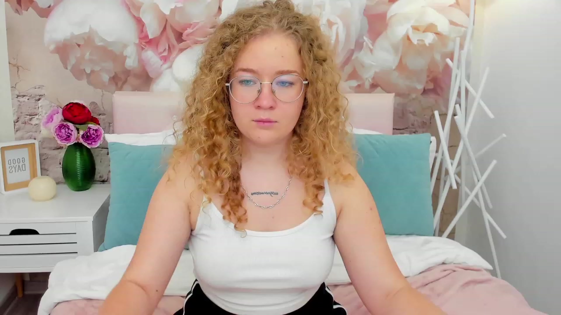Gallery image thumbnail from CurlyLoverr's myfreecams stream on, 10/22/2023, 13:45 image 20 of 20