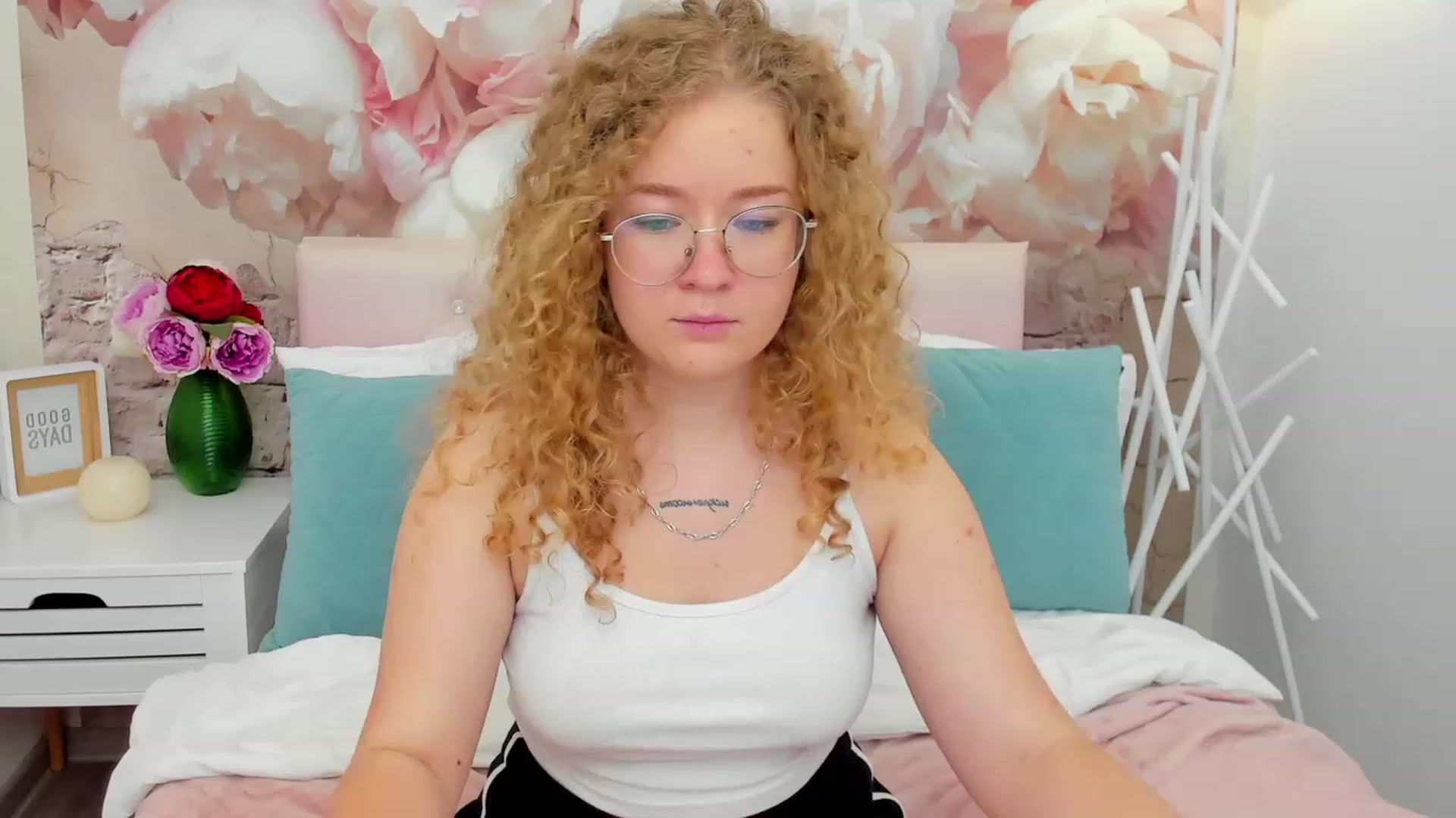 Gallery image thumbnail from CurlyLoverr's myfreecams stream on, 10/22/2023, 13:45 image 14 of 20