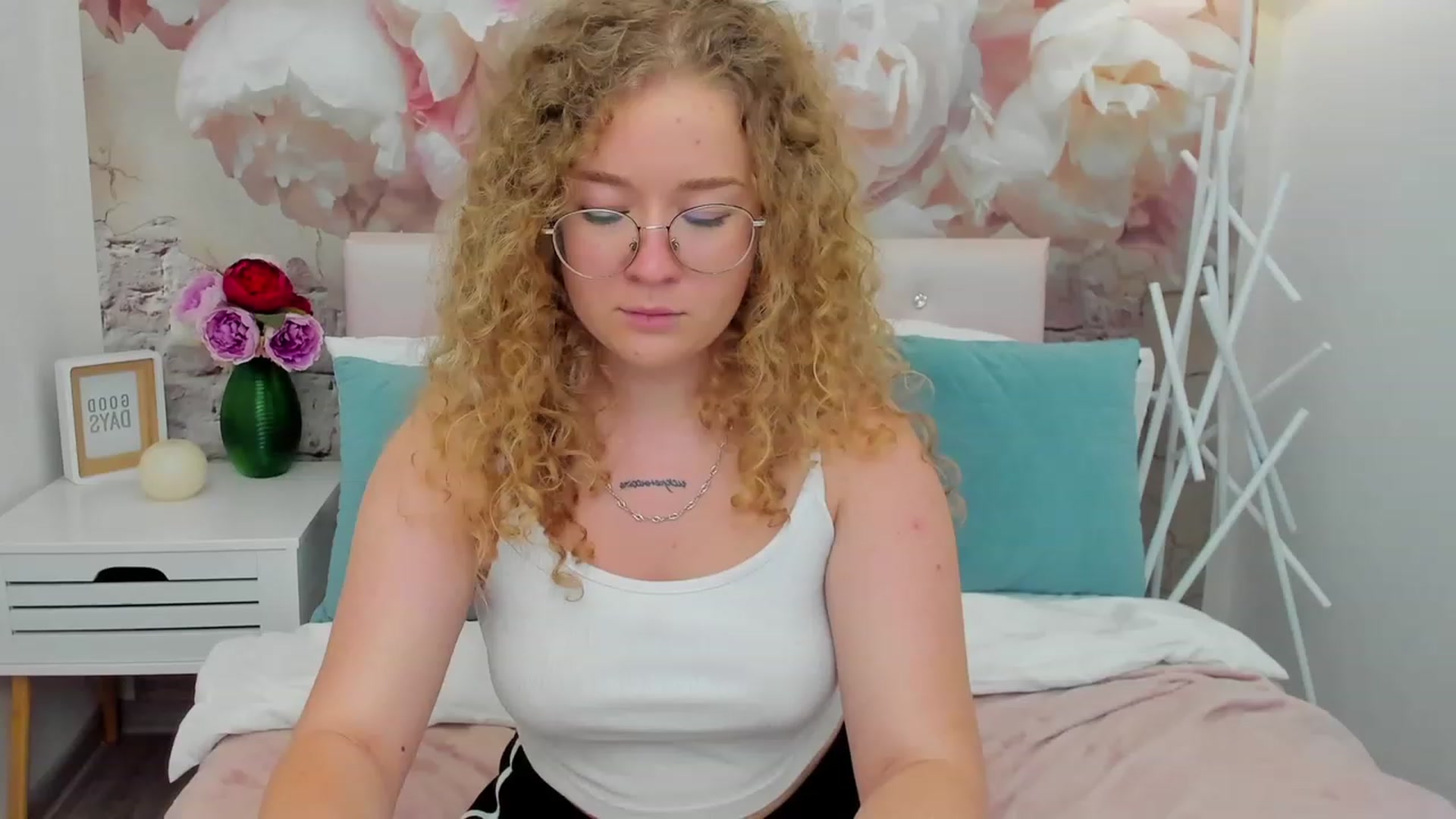 Gallery image thumbnail from CurlyLoverr's myfreecams stream on, 10/22/2023, 13:45 image 2 of 20