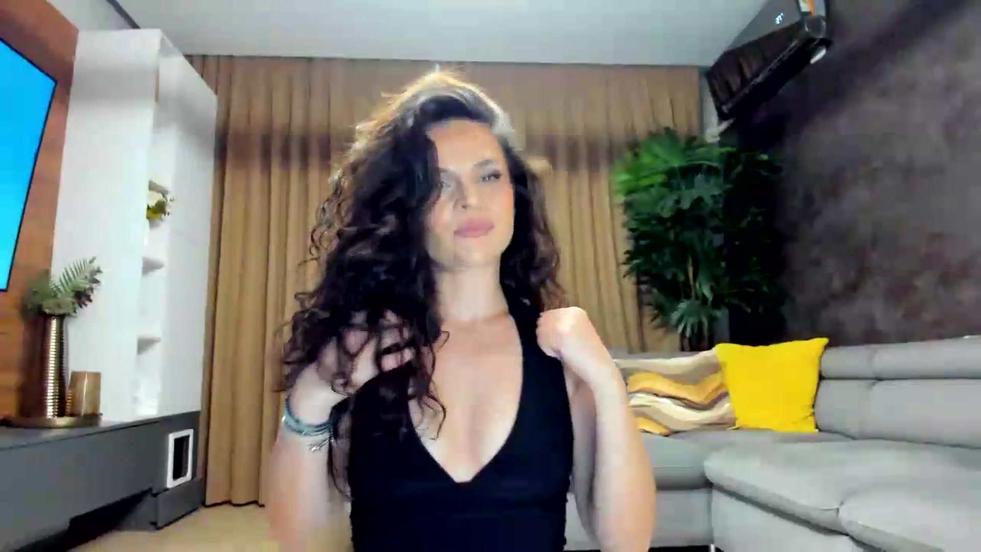Gallery image thumbnail from CurlyTrouble's myfreecams stream on, 05/19/2026, 16:45 image 2 of 20