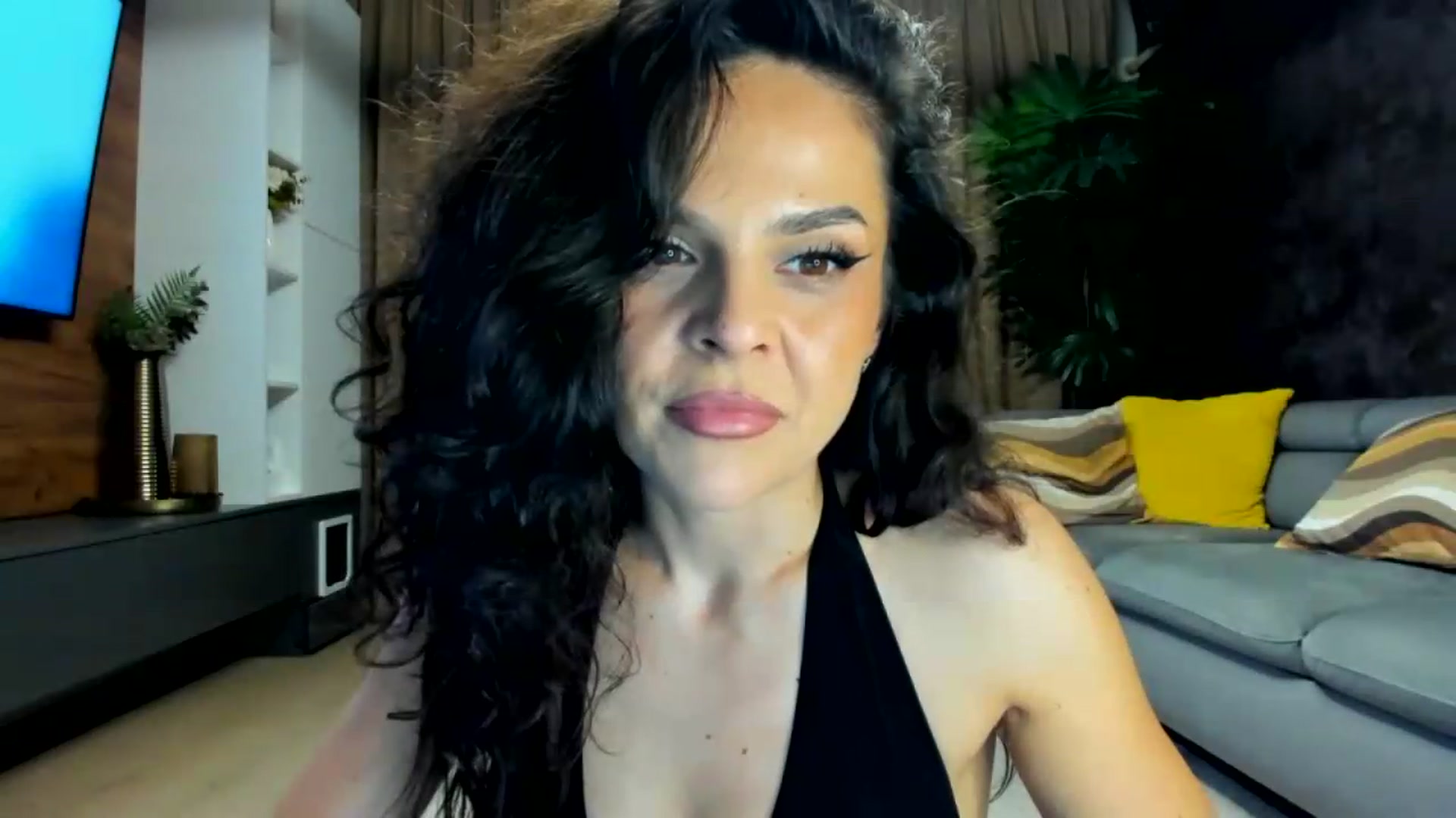 Gallery image thumbnail from CurlyTrouble's myfreecams stream on, 05/19/2026, 21:01 image 5 of 20