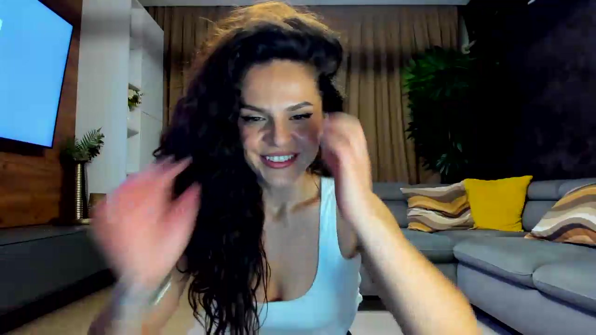 Gallery image thumbnail from CurlyTrouble's myfreecams stream on, 05/19/2026, 21:01 image 14 of 20