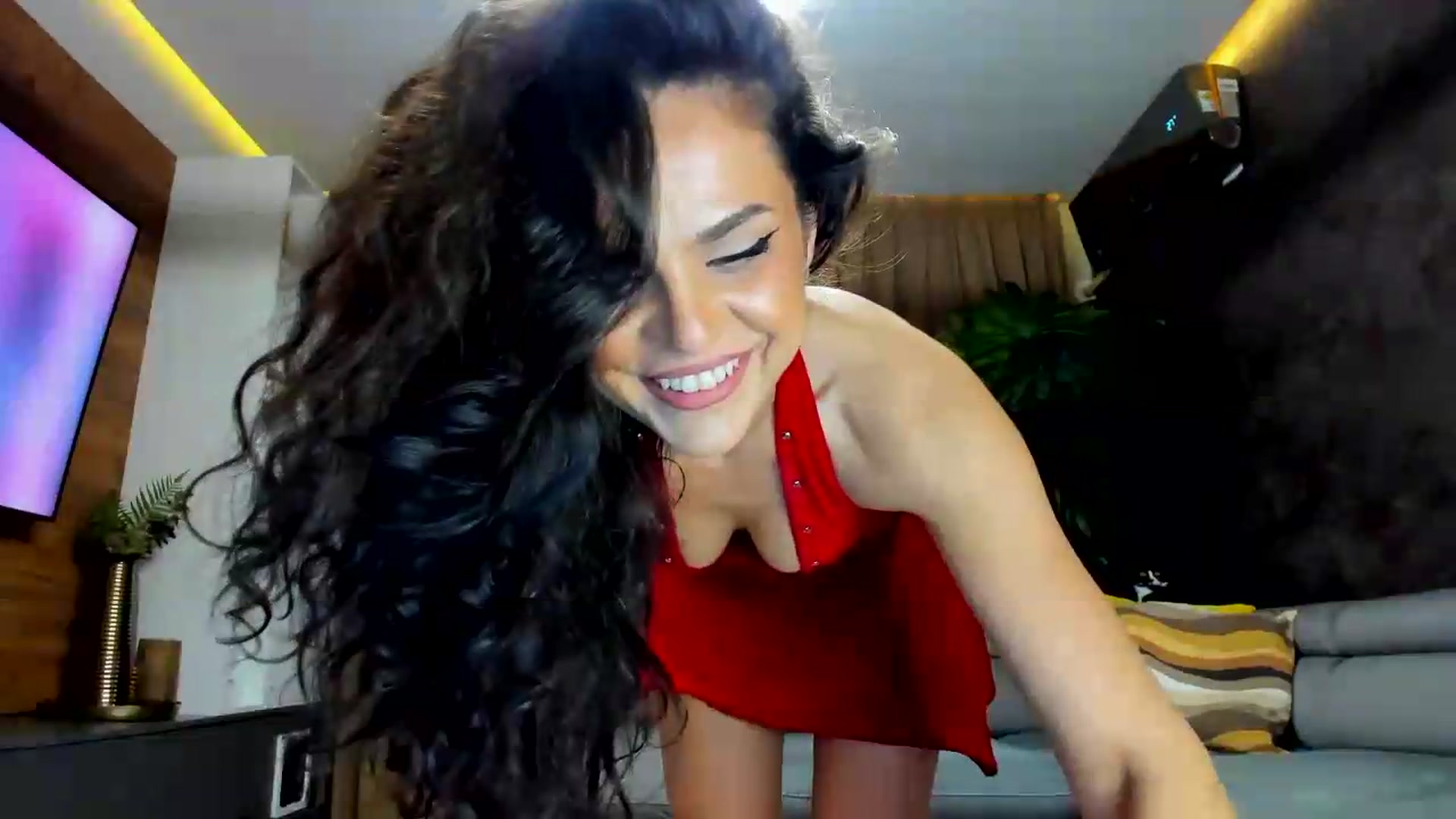 Gallery image thumbnail from CurlyTrouble's myfreecams stream on, 05/20/2026, 20:28 image 18 of 20