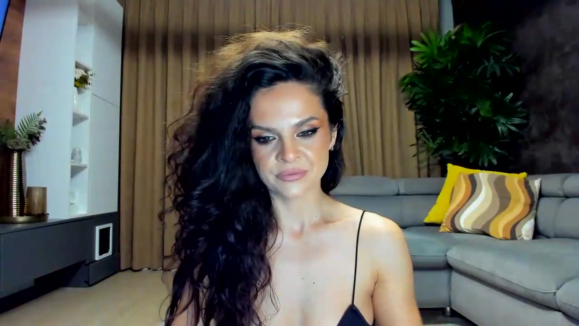 Gallery image thumbnail from CurlyTrouble's myfreecams stream on, 05/27/2026, 23:05 image 11 of 20