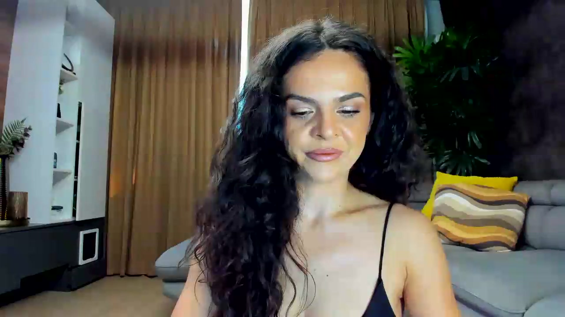 Gallery image thumbnail from CurlyTrouble's myfreecams stream on, 06/21/2026, 14:51 image 4 of 20