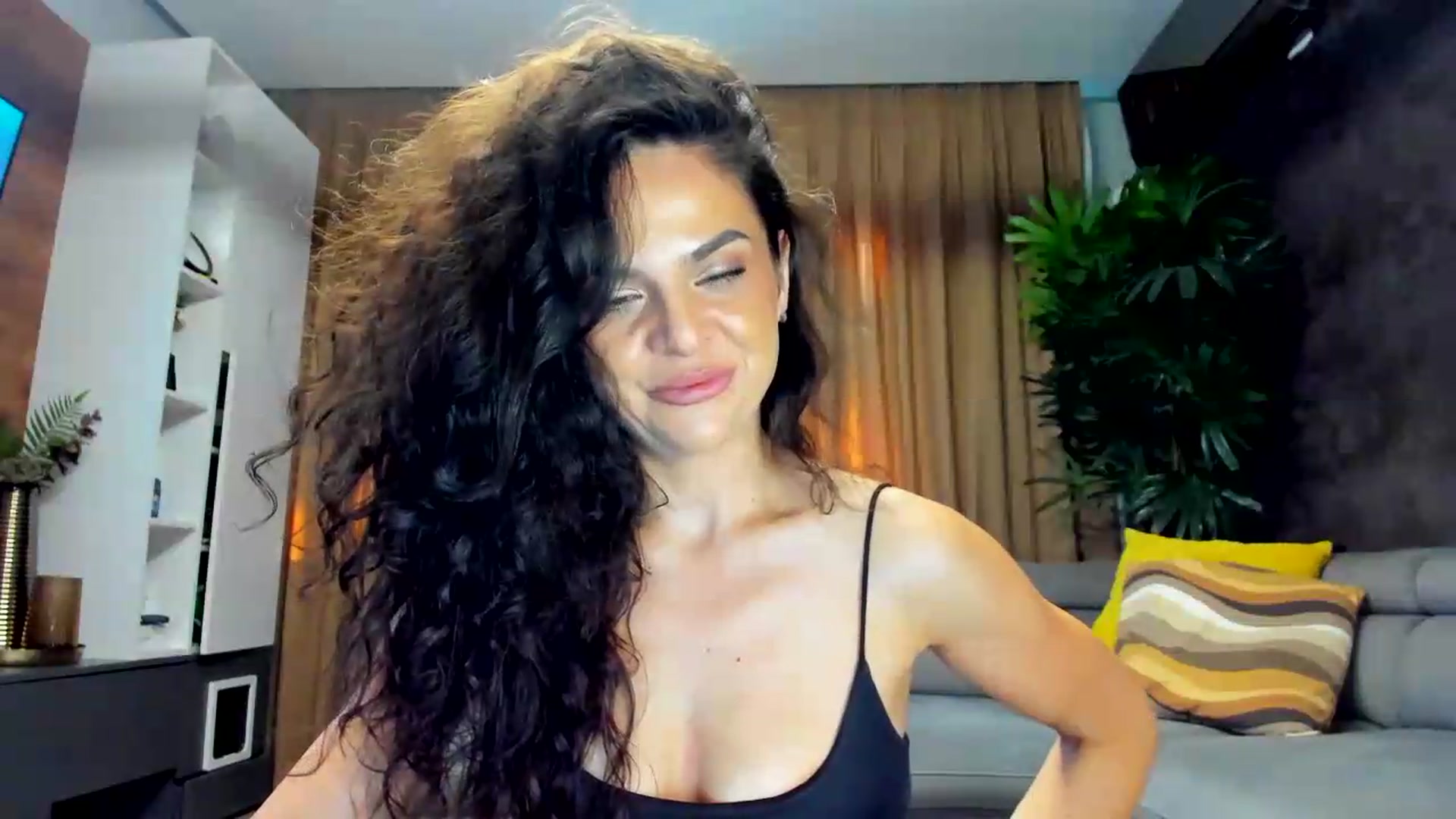 Gallery image thumbnail from CurlyTrouble's myfreecams stream on, 06/21/2026, 14:51 image 17 of 20