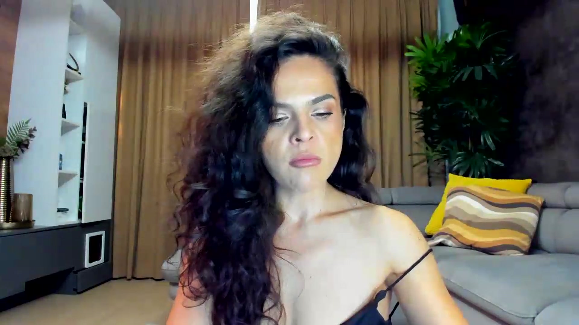 Gallery image thumbnail from CurlyTrouble's myfreecams stream on, 06/21/2026, 14:51 image 12 of 20