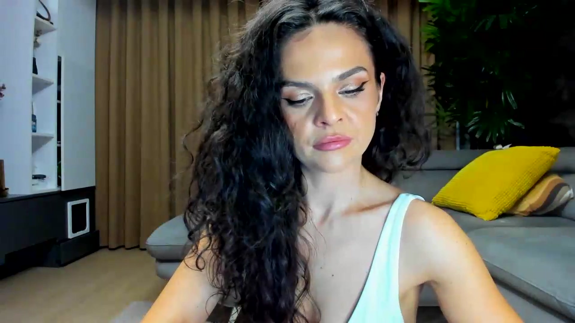 Gallery image thumbnail from CurlyTrouble's myfreecams stream on, 06/22/2026, 24:42 image 17 of 20