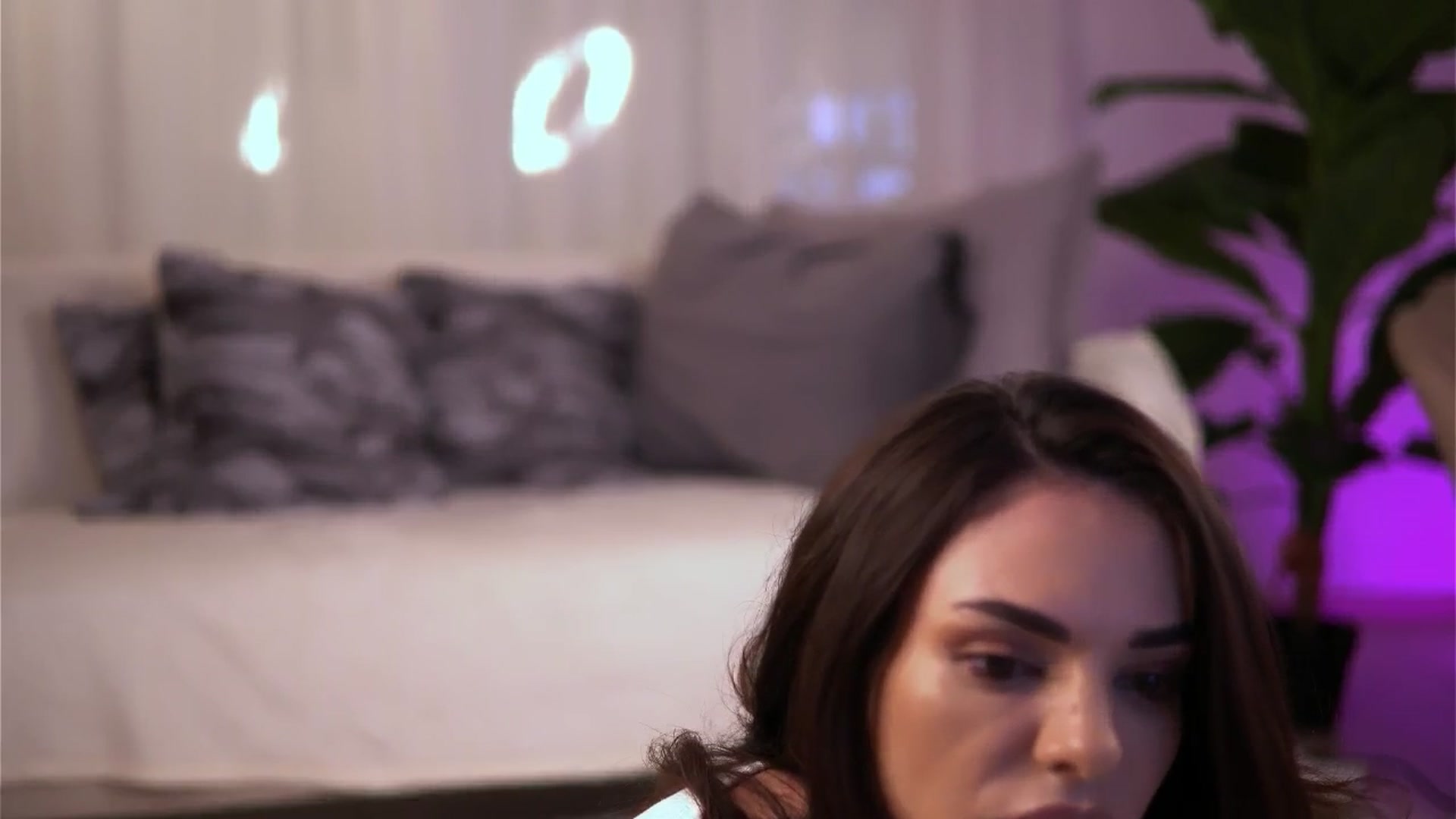 Gallery image thumbnail from CurvedLizzie's myfreecams stream on, 10/21/2025, 03:03 image 8 of 20