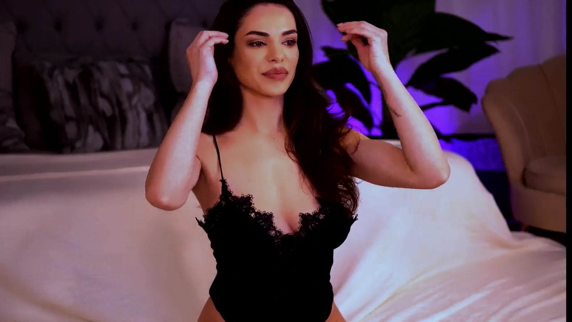 Gallery image thumbnail from CurvedLizzie's myfreecams stream on, 02/13/2026, 03:15 image 12 of 20