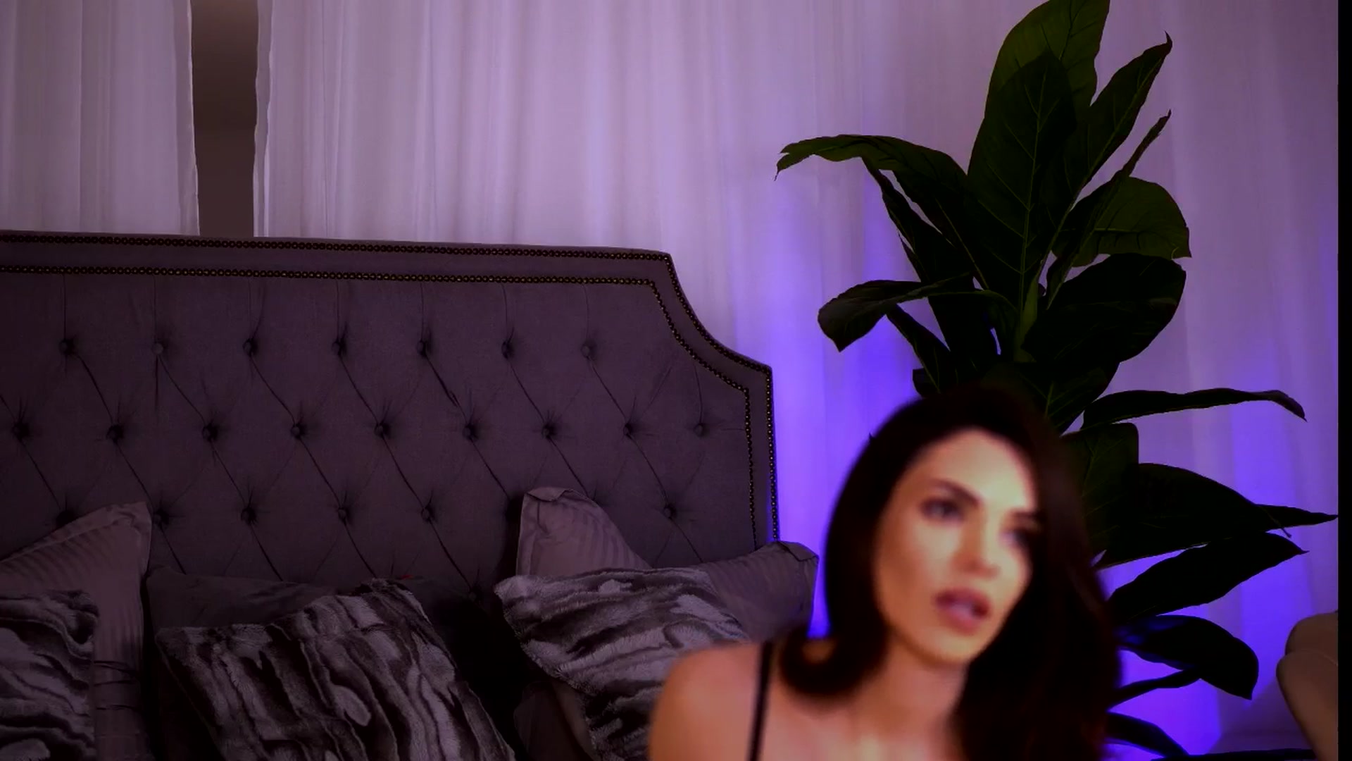 Gallery image thumbnail from CurvedLizzie's myfreecams stream on, 02/18/2026, 05:35 image 6 of 20