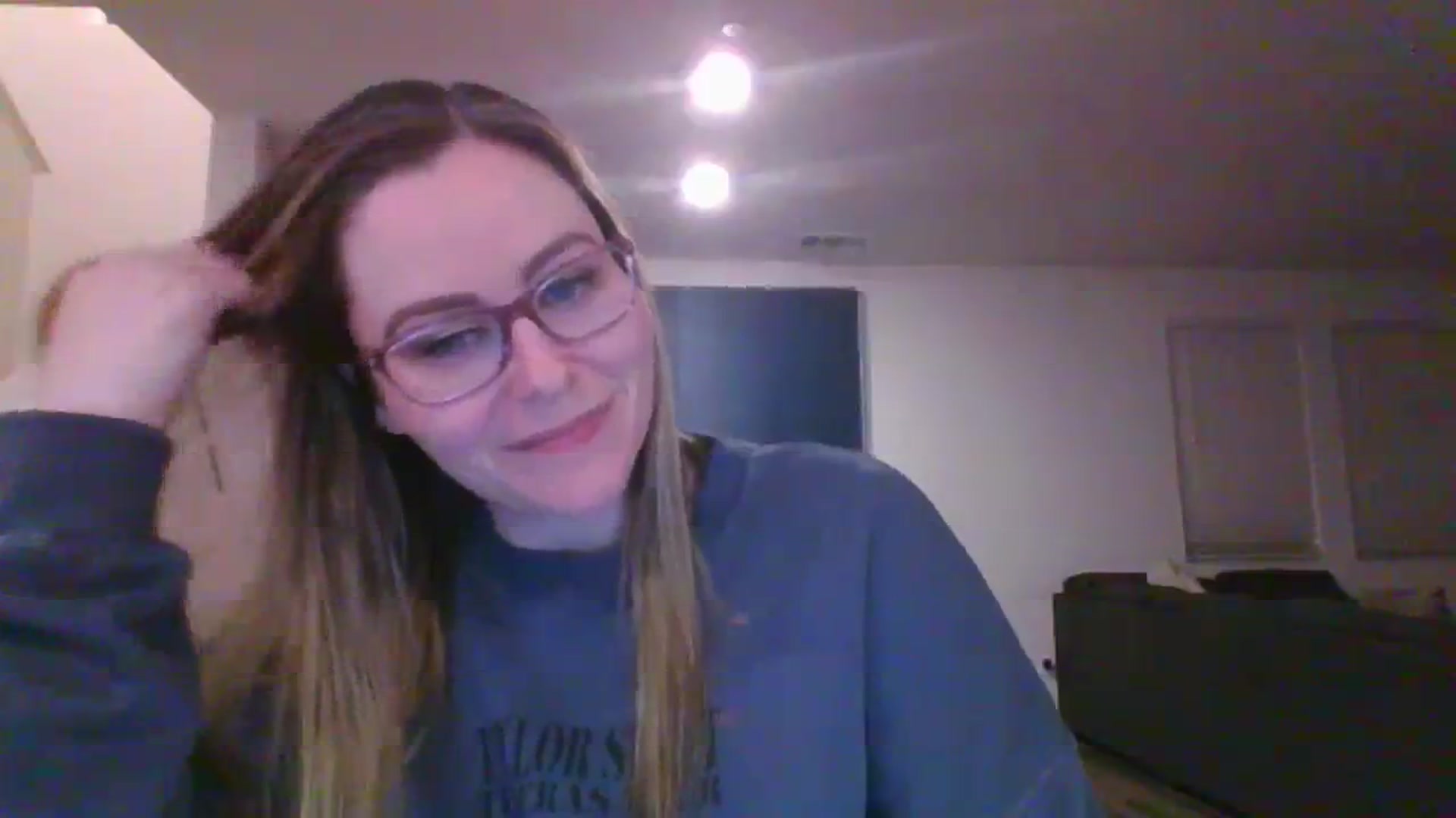 Gallery image thumbnail from CurvyCutie21's myfreecams stream on, 09/18/2023, 07:32 image 4 of 20