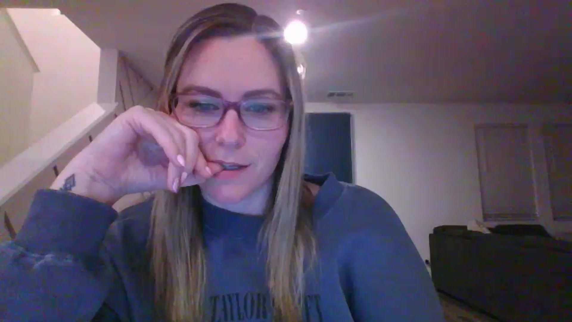 Gallery image thumbnail from CurvyCutie21's myfreecams stream on, 09/18/2023, 07:32 image 18 of 20
