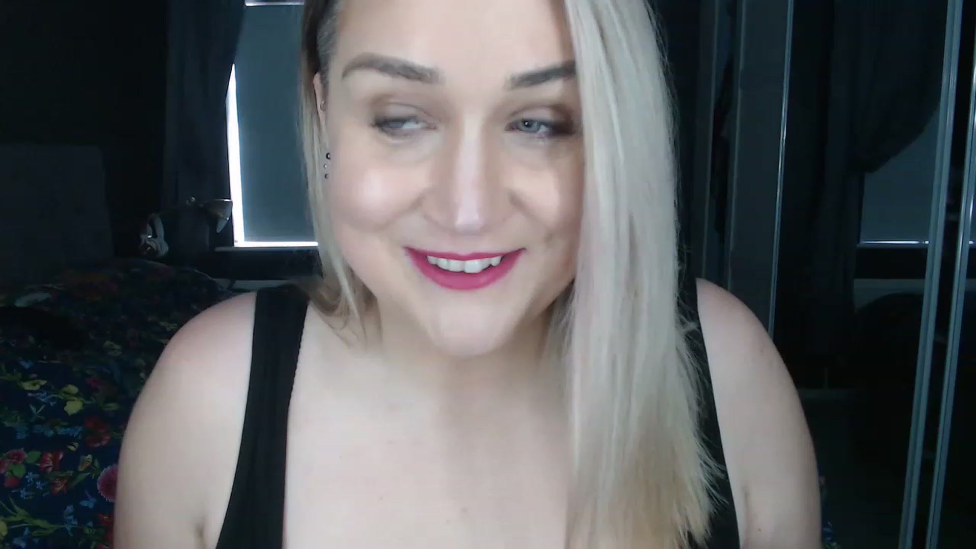 Gallery image thumbnail from CurvyWifeyX's myfreecams stream on, 11/25/2022, 11:25 image 1 of 20