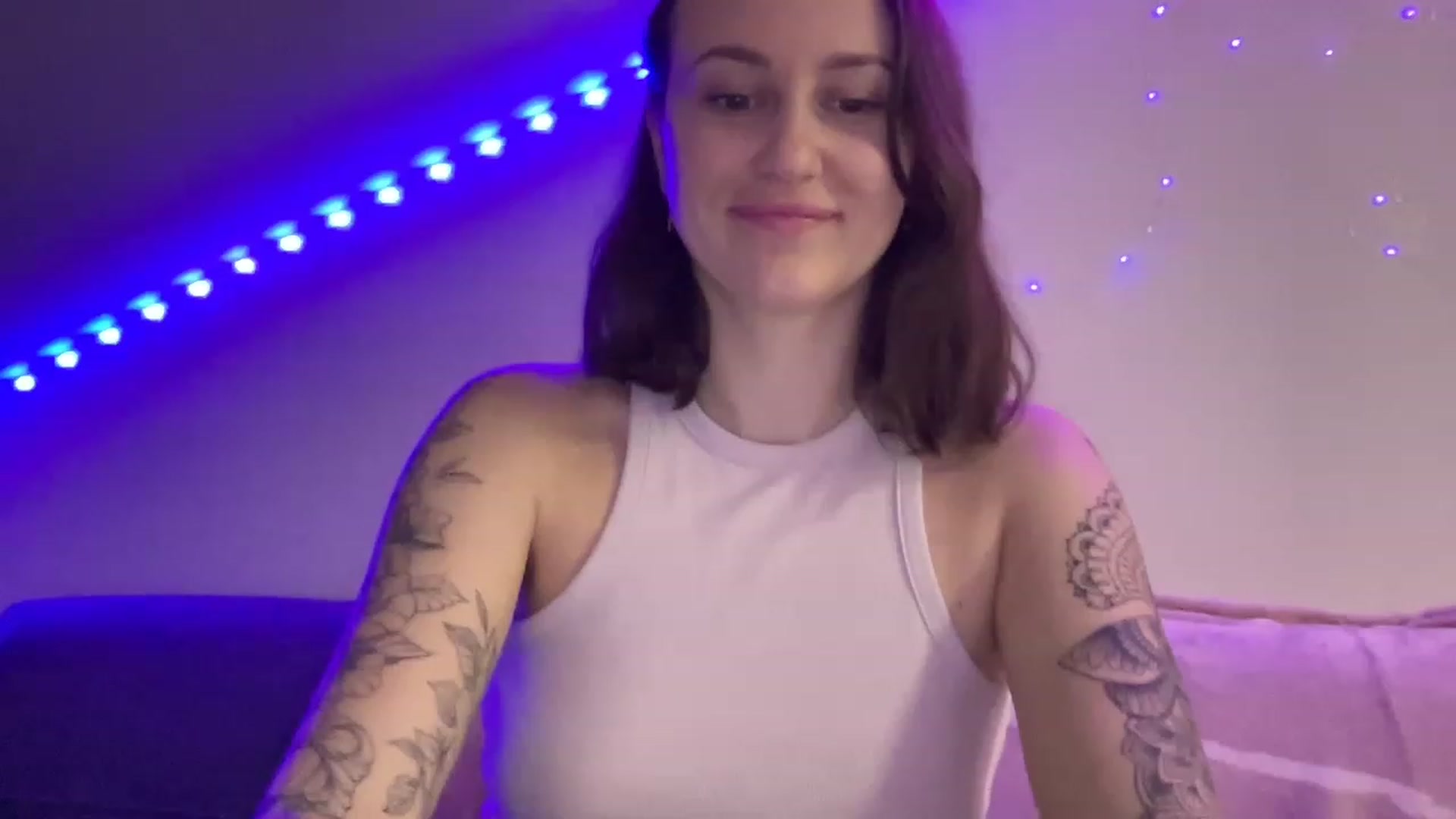 Gallery image thumbnail from Curvy_Bae's myfreecams stream on, 11/23/2022, 22:02 image 1 of 20