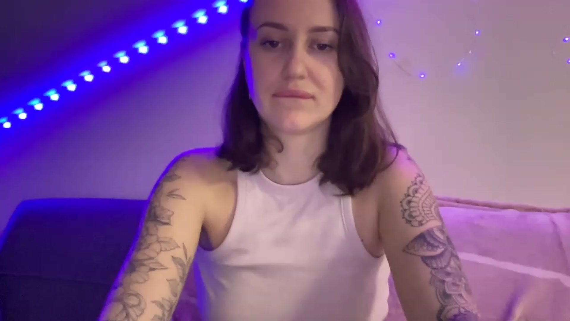 Gallery image thumbnail from Curvy_Bae's myfreecams stream on, 11/23/2022, 22:02 image 15 of 20