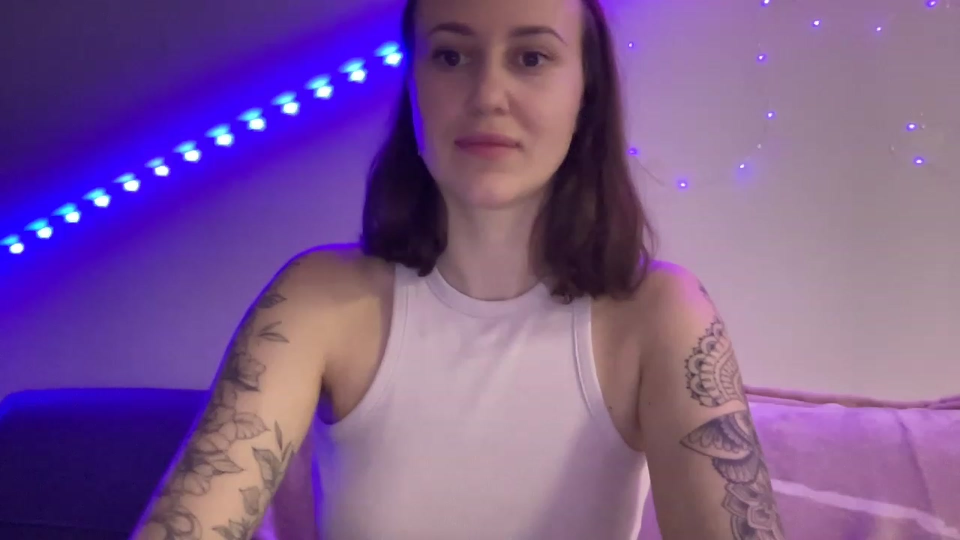 Gallery image thumbnail from Curvy_Bae's myfreecams stream on, 11/23/2022, 22:02 image 4 of 20