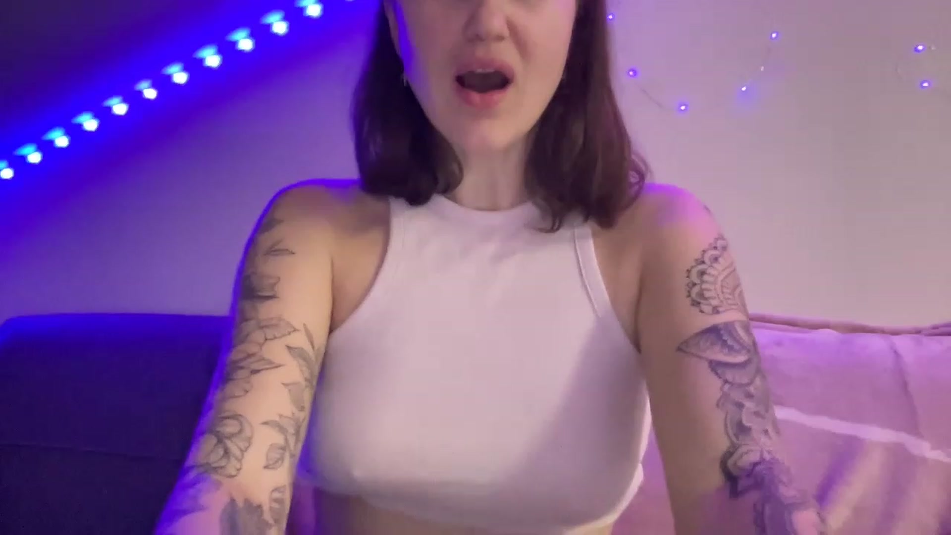 Gallery image thumbnail from Curvy_Bae's myfreecams stream on, 11/23/2022, 22:02 image 8 of 20