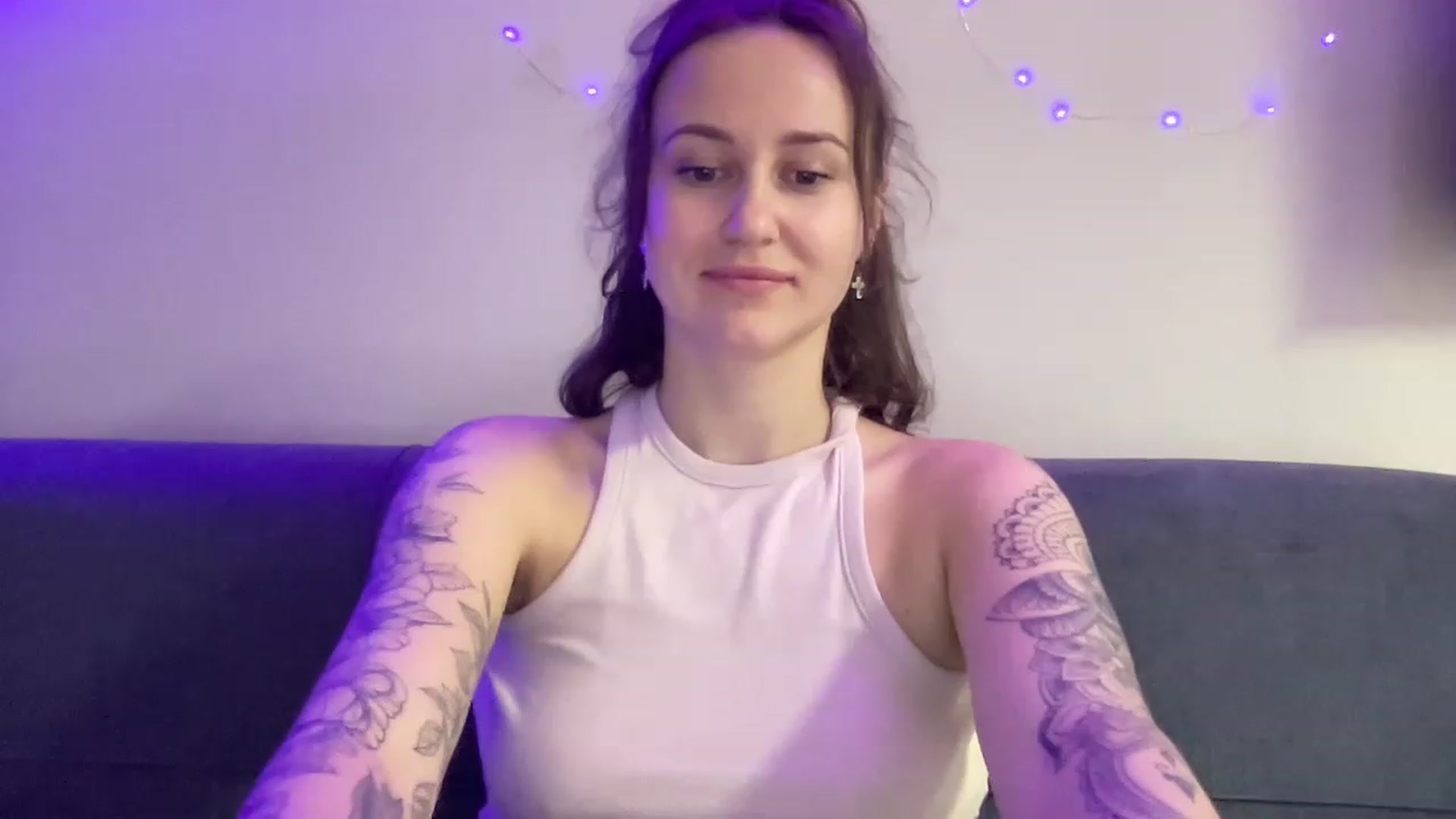 Gallery image thumbnail from Curvy_Bae's myfreecams stream on, 12/05/2022, 17:48 image 5 of 20