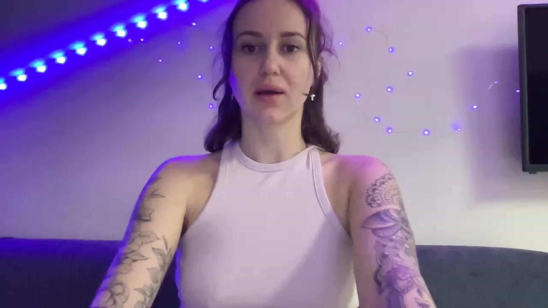 Gallery image thumbnail from Curvy_Bae's myfreecams stream on, 12/05/2022, 17:48 image 14 of 20