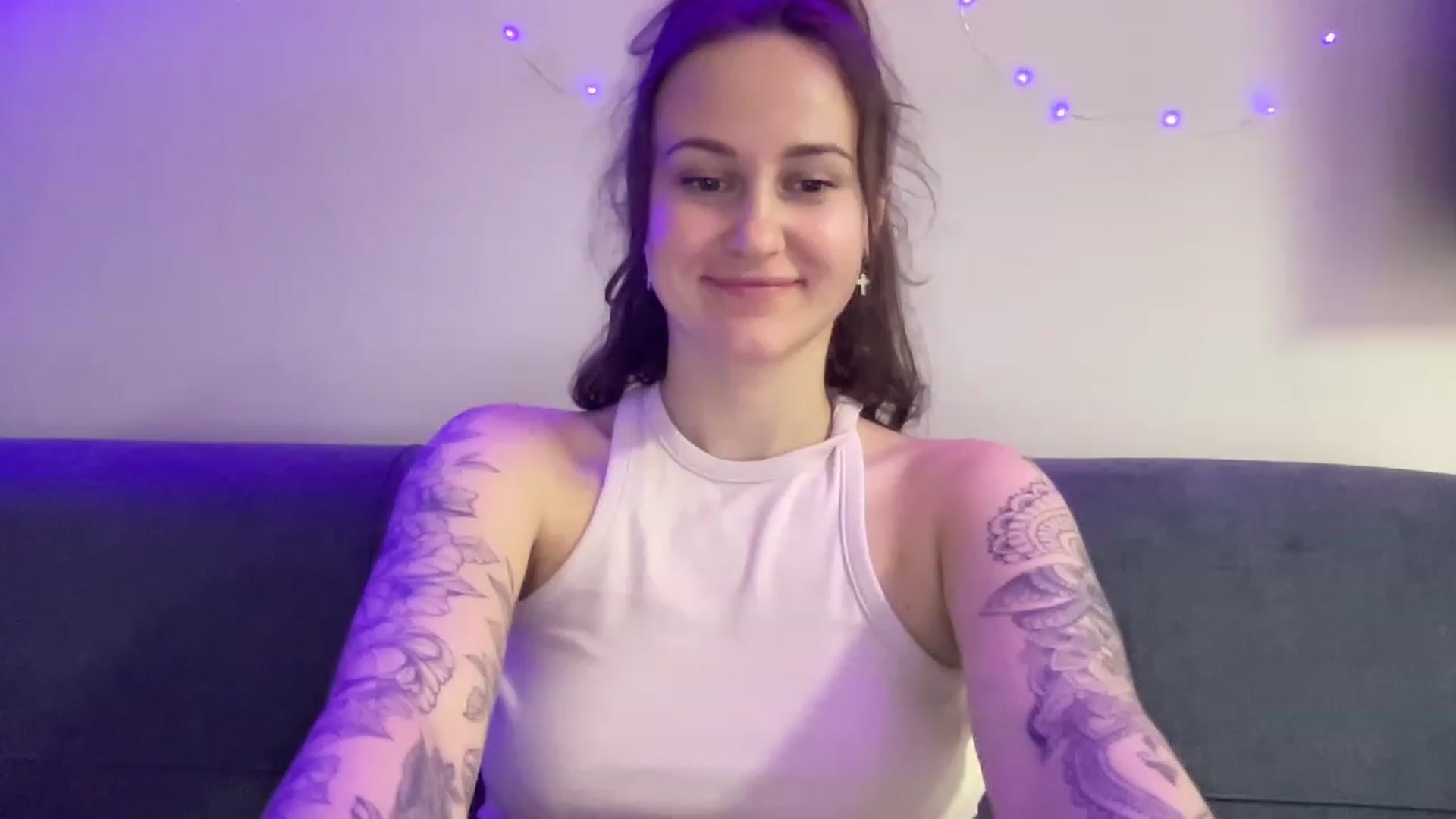 Gallery image thumbnail from Curvy_Bae's myfreecams stream on, 12/05/2022, 17:48 image 6 of 20