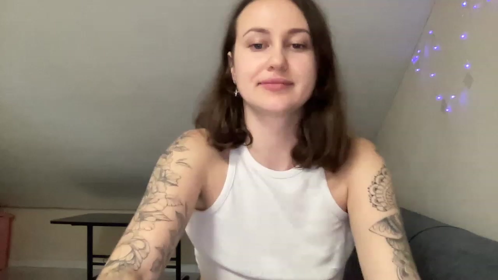 Gallery image thumbnail from Curvy_Bae's myfreecams stream on, 12/12/2022, 20:04 image 10 of 20